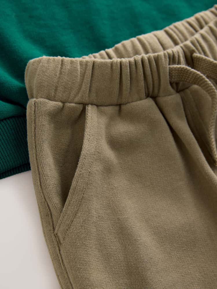 Green Sweatshirt and Utility Joggers Set Immediate