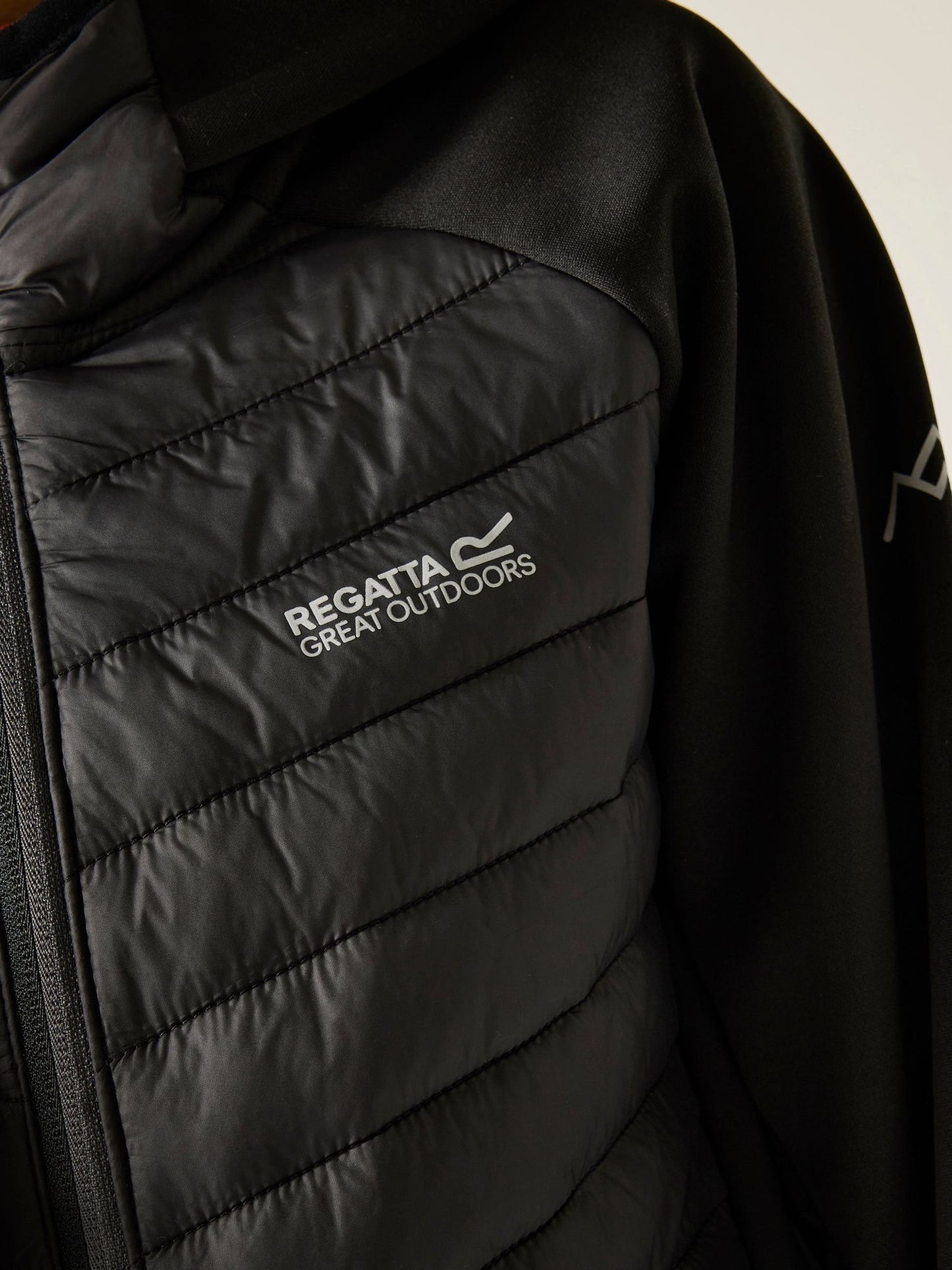 Dsiney Kidz - Regatta Black Junior Andreson Hybrid Jacket image 5