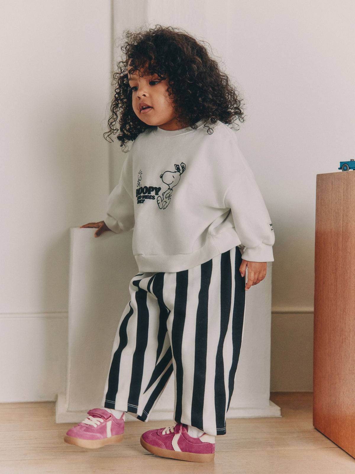 Cream Snoopy Sweatshirt and Barrel Leg Set (6mths-7yrs) - image 2