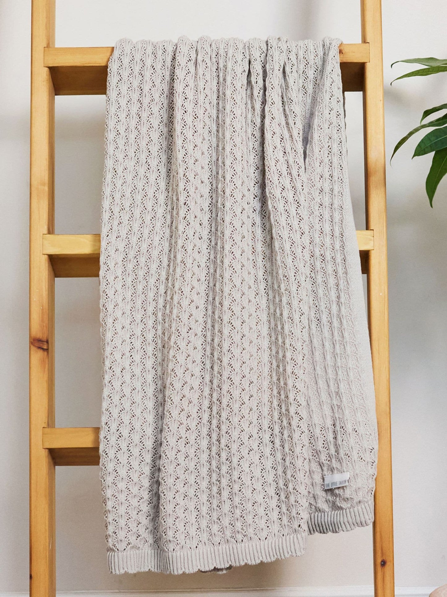 The Little Tailor Natural Baby Scallop Design Pointelle 100% Cotton Blanket image 1