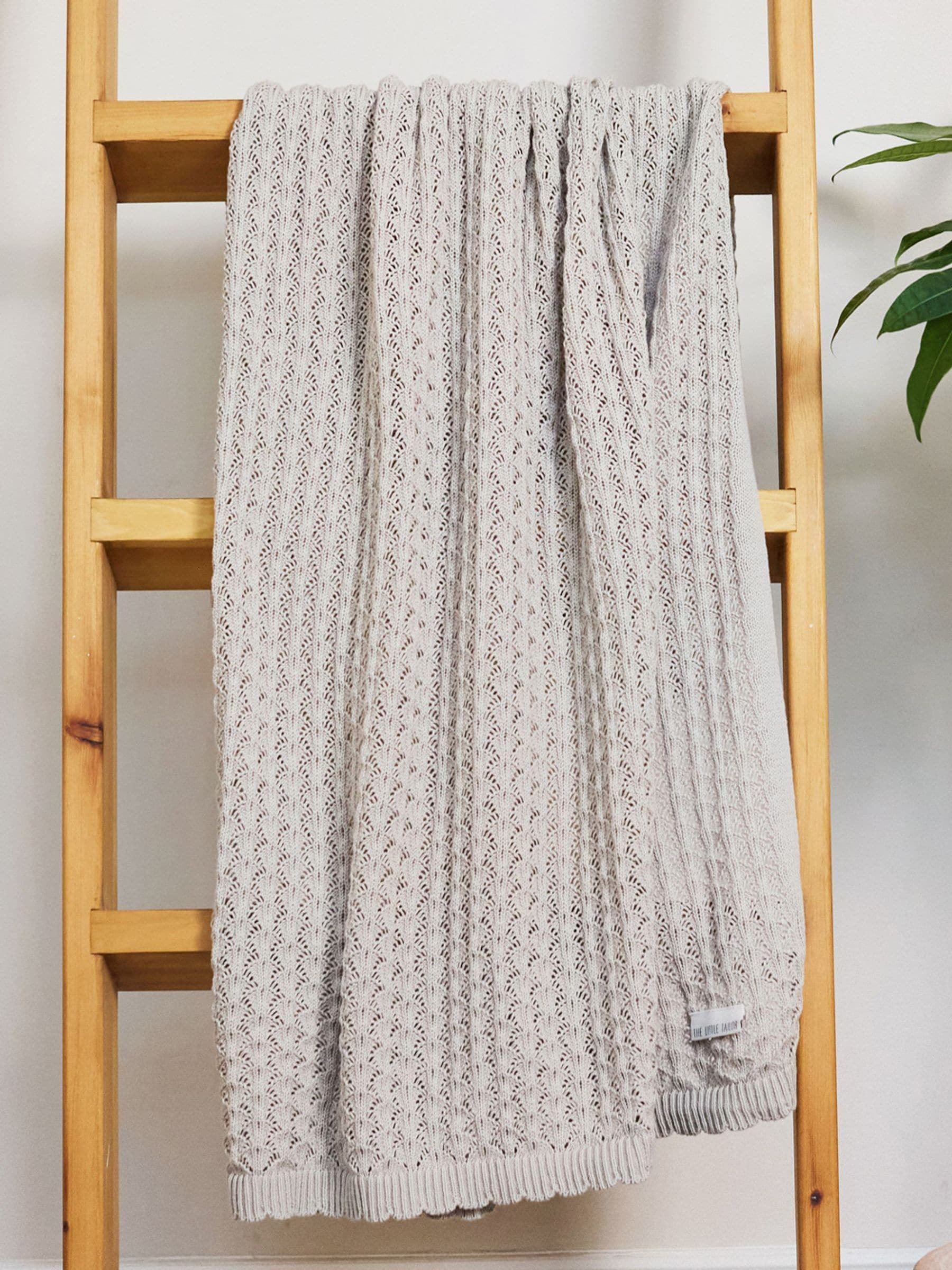 The Little Tailor Natural Baby Scallop Design Pointelle 100% Cotton Blanket image 1