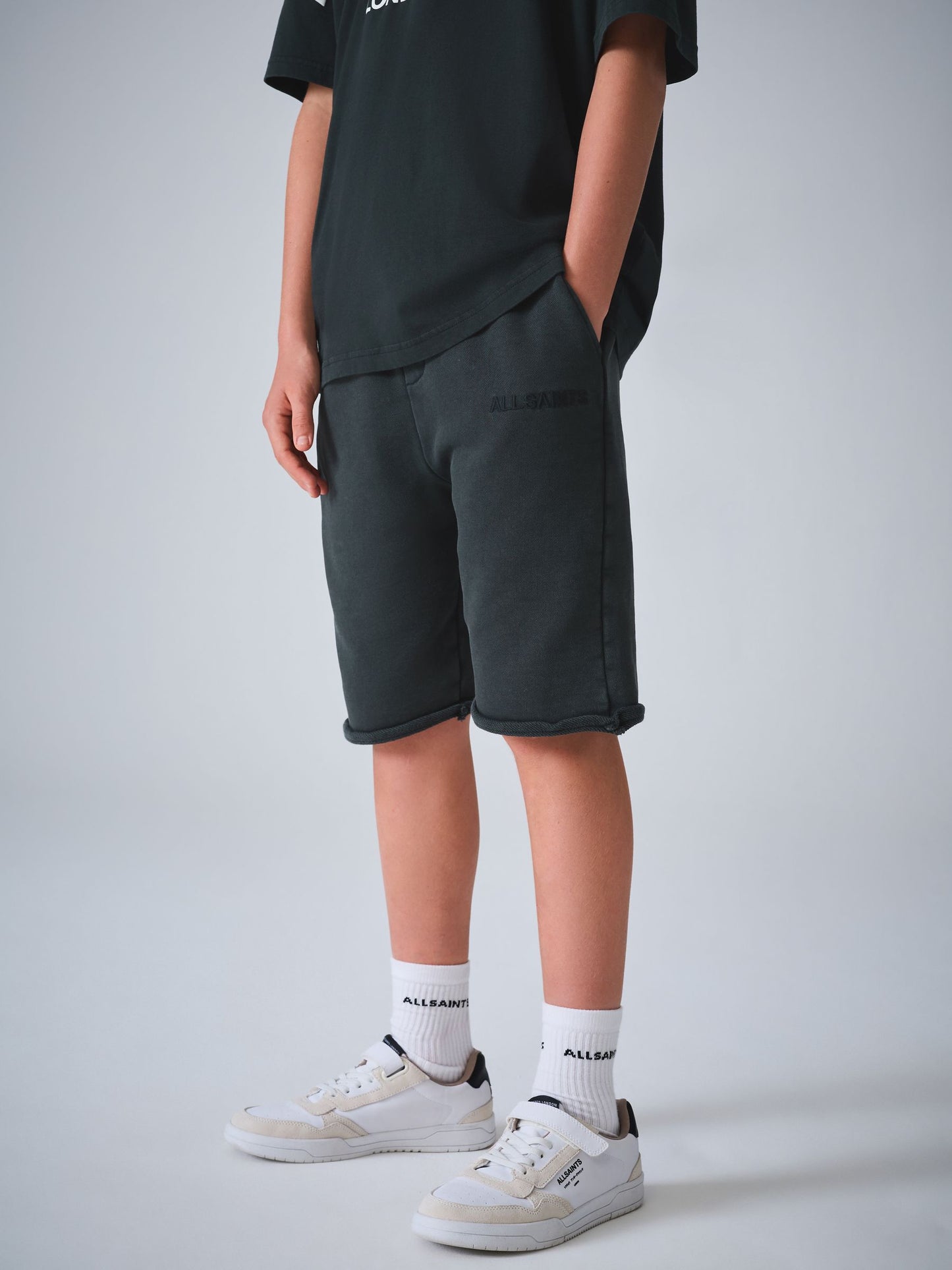 Dsiney Kidz - smALLSAINTS Black Biggy Oversized T-Shirt and Sweat Shorts Set image 4