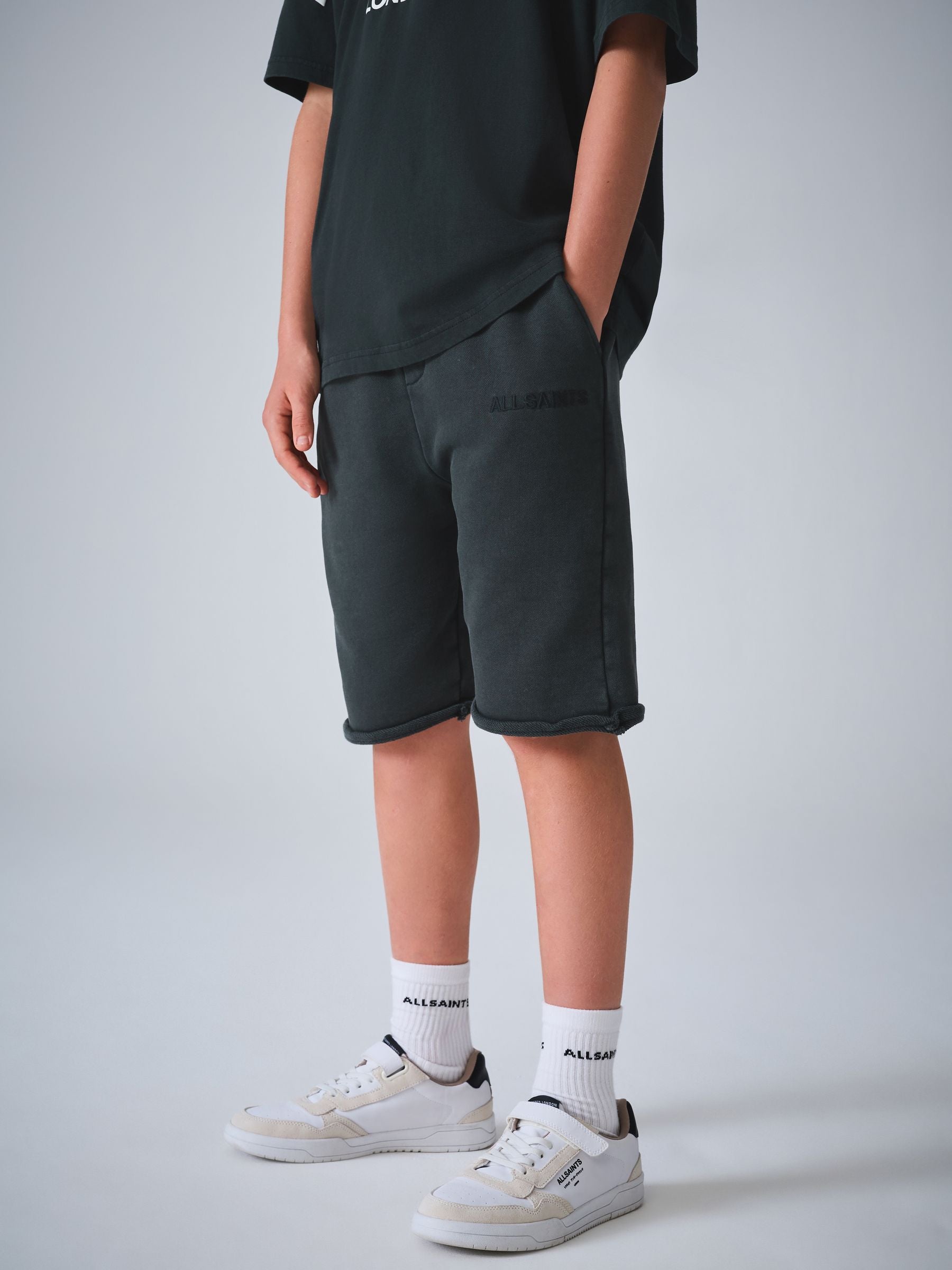 Dsiney Kidz - smALLSAINTS Black Biggy Oversized T-Shirt and Sweat Shorts Set image 4