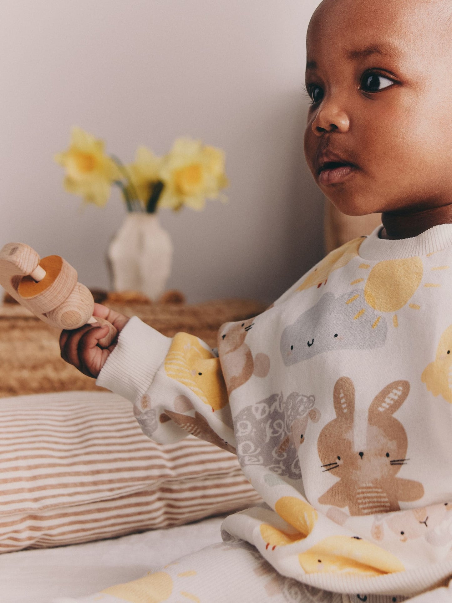 White Bunny Character Print Easter Sweat and Leggings Baby Set (0mths-2yrs) image 3