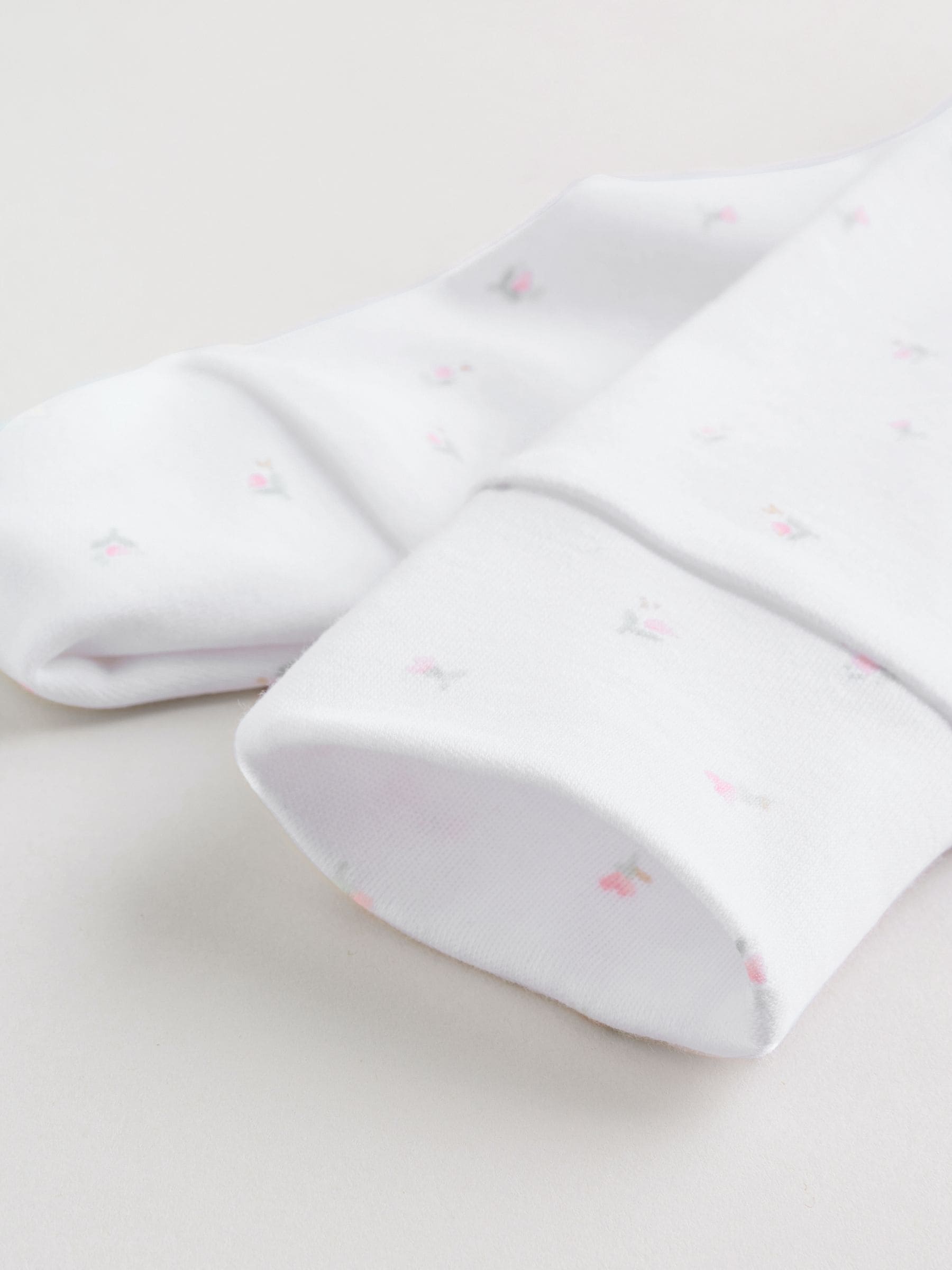 White/Pink Collar Baby Sleepsuits 3 Pack image 8