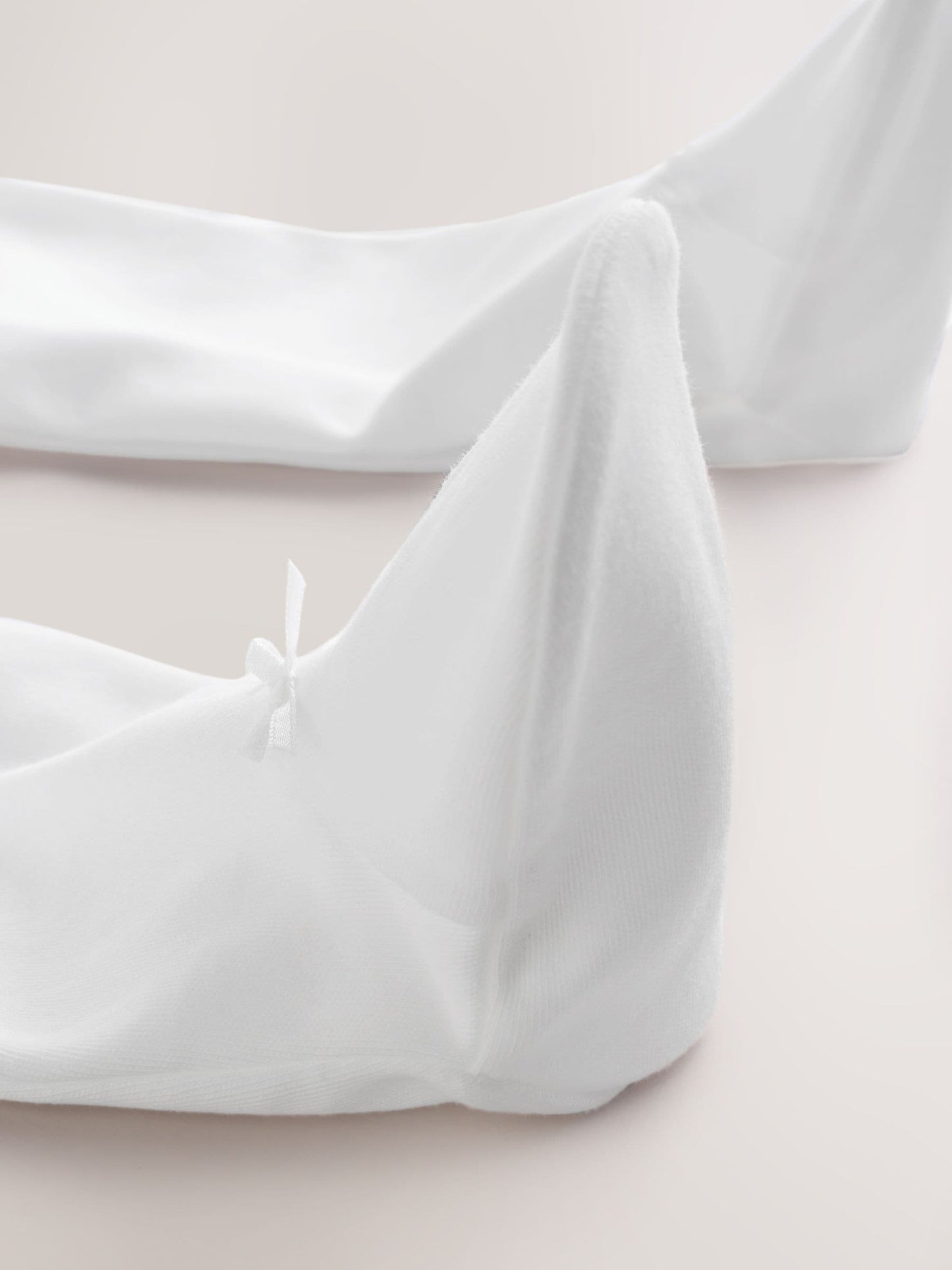 White Occasion Baby Sleepsuit (0-2yrs) image 6