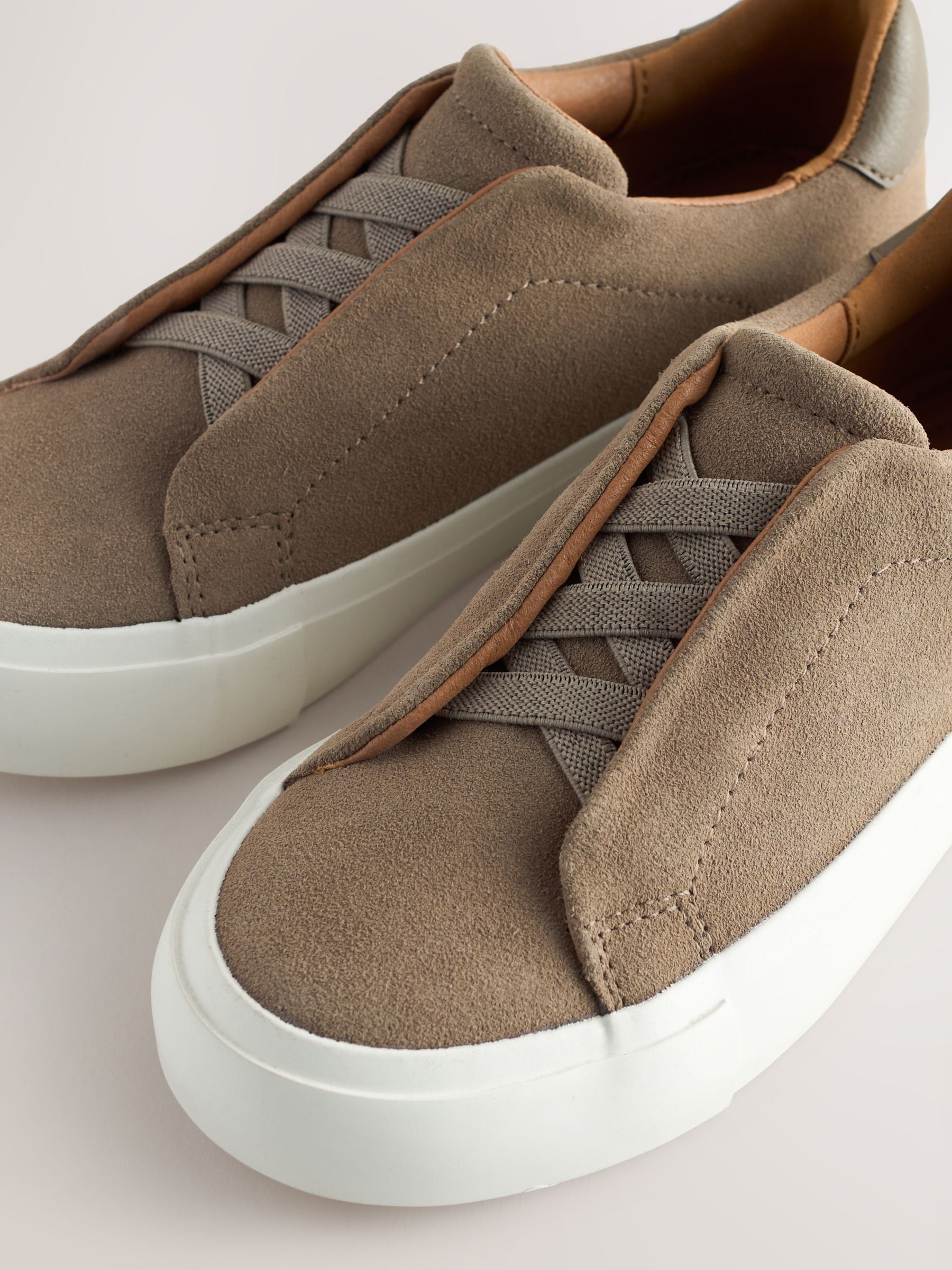 Neutral Standard Fit (F) Elastic Lace Smart Trainers image 4