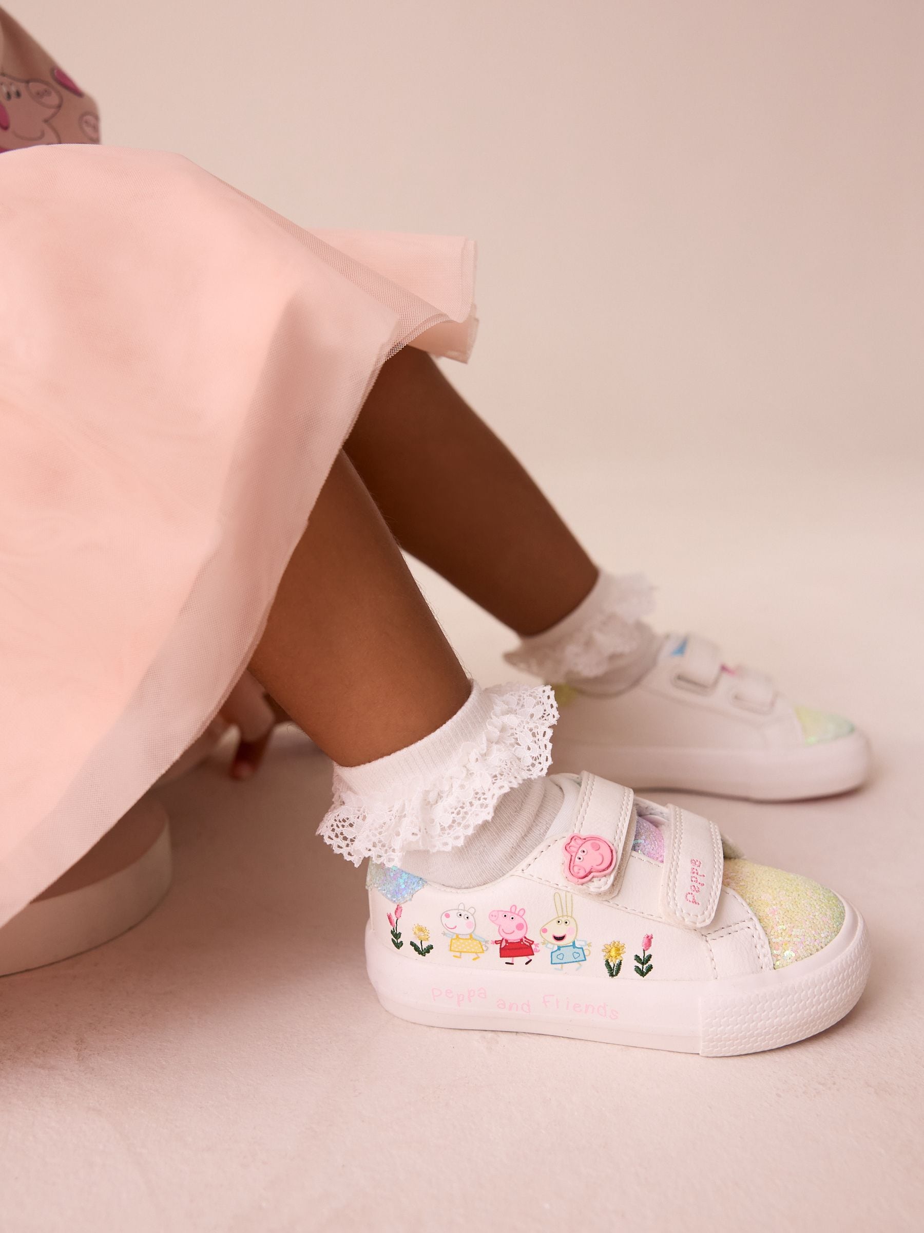 White Standard Fit (F) Peppa Pig Chunky Trainers with Touch Fastening image 4