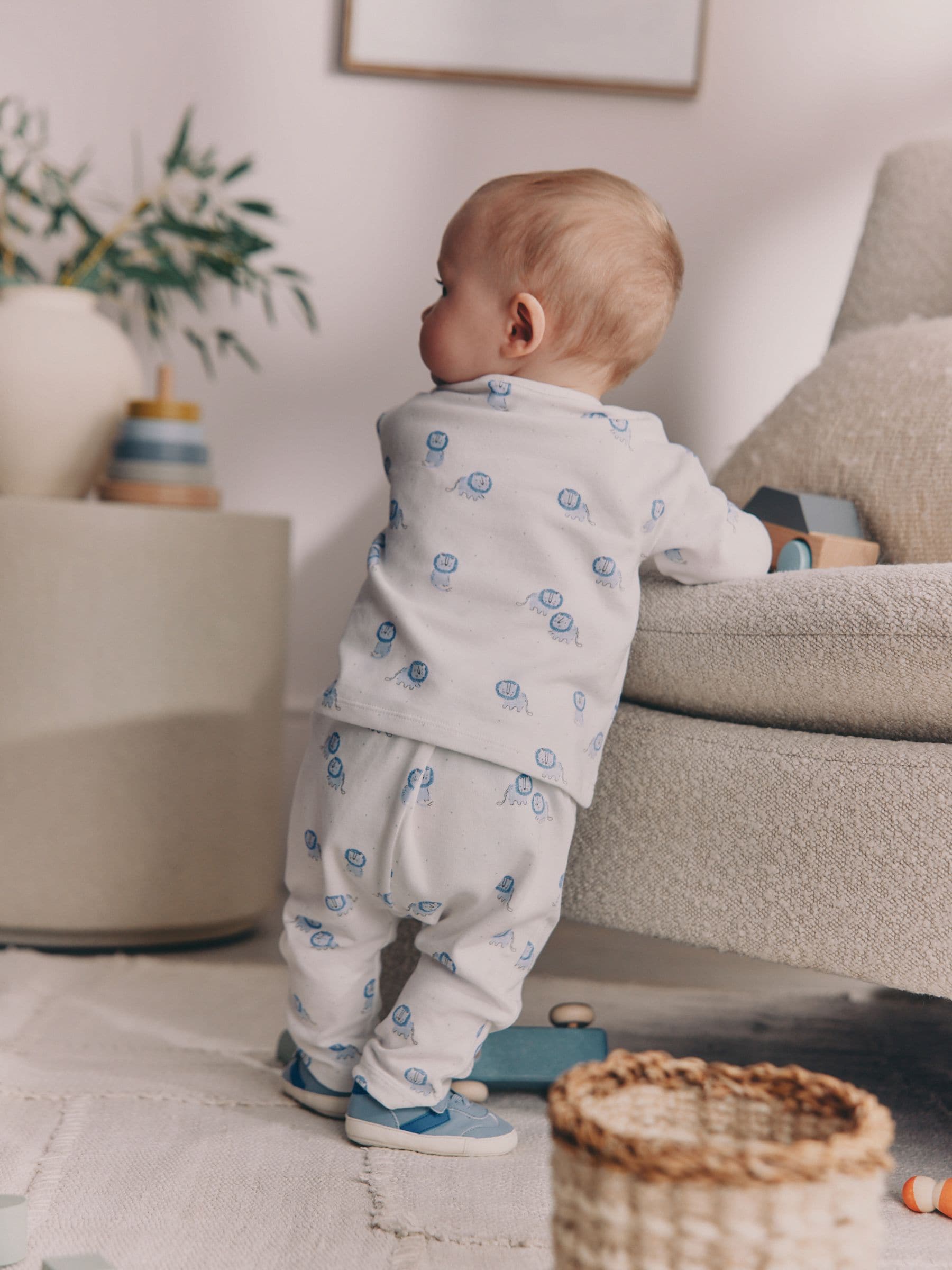 Blue Lion Top and Leggings Baby Set (0mths-2yrs) image 3