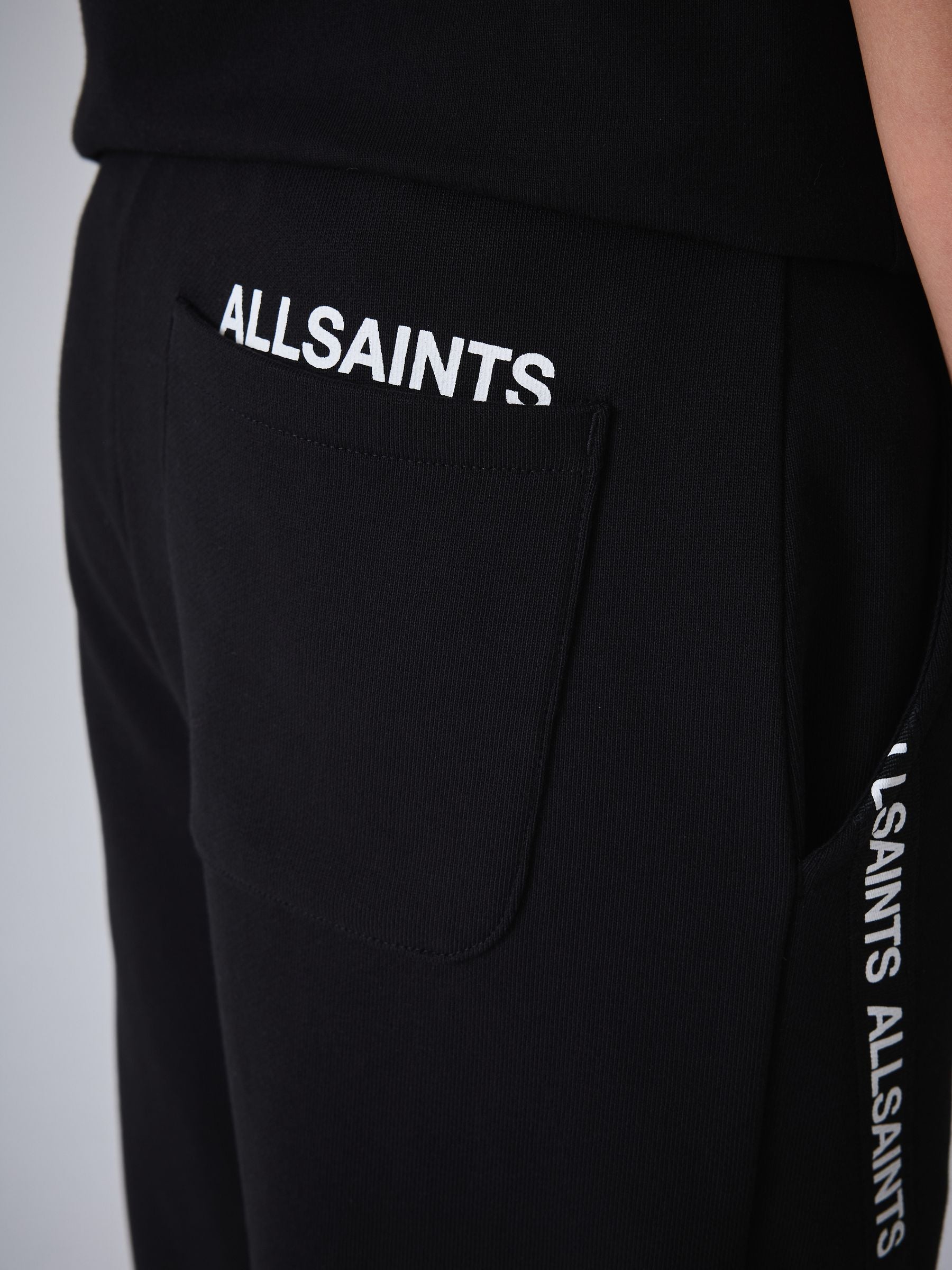 Dsiney Kidz - smALLSAINTS Black Logo Tape T-Shirt and Sweat Shorts Set image 9