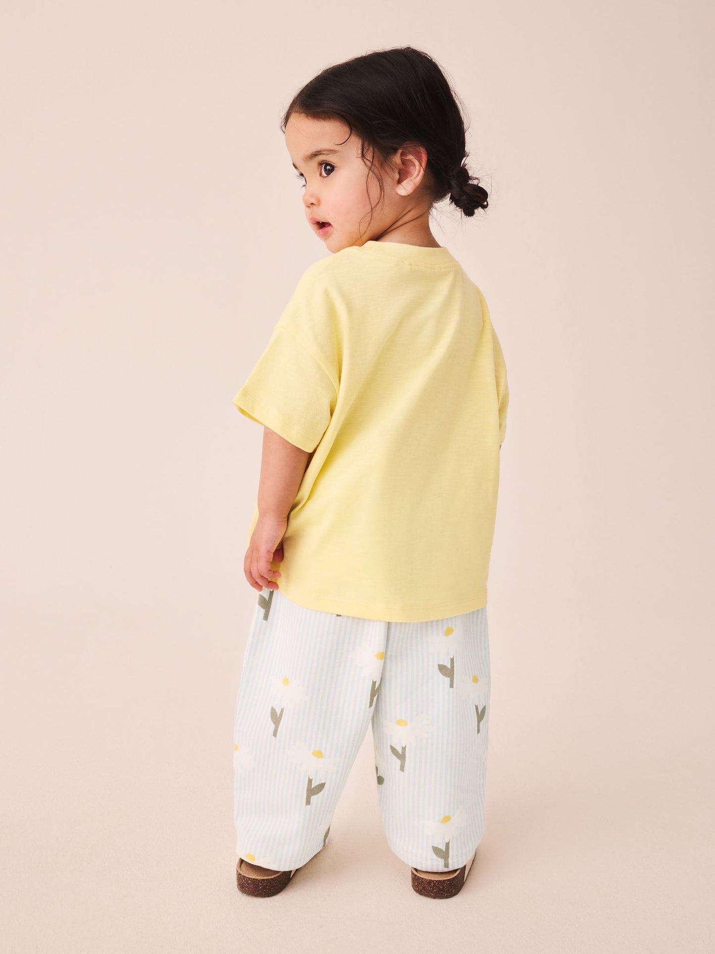Dsiney Kidz - Lemon Yellow Daisy Short Sleeve T-Shirt and Barrel Trousers Set (3mths-7yrs) image 2