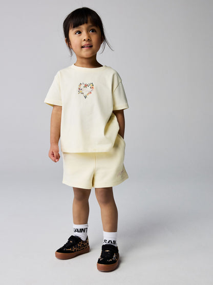 smALLSAINTS Yellow Floral Heart T-Shirt and Sweat Shorts Younger Set image 1
