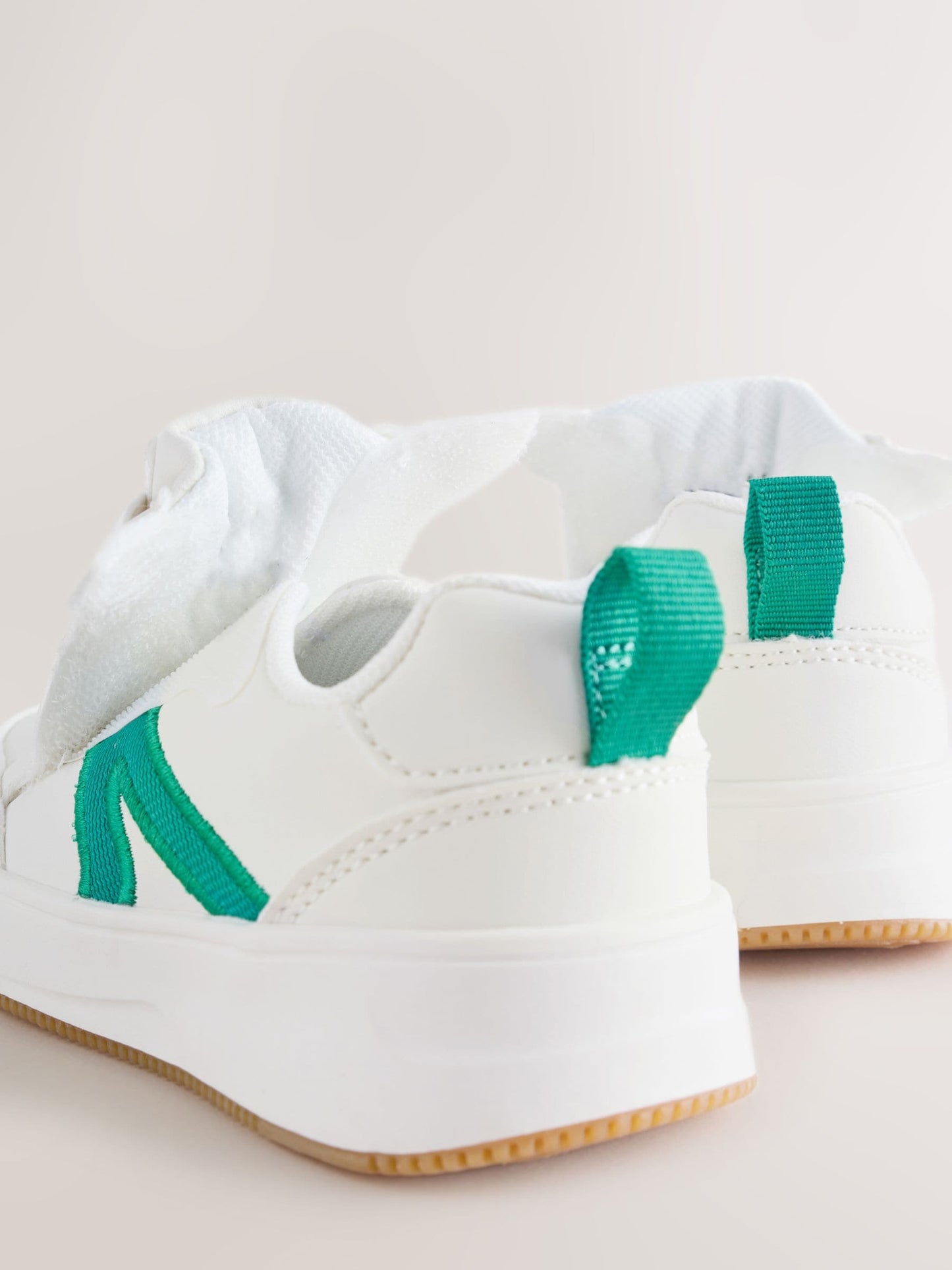 White/Green Wide Fit (G) Touch Fastening Elastic Lace Trainers image 8