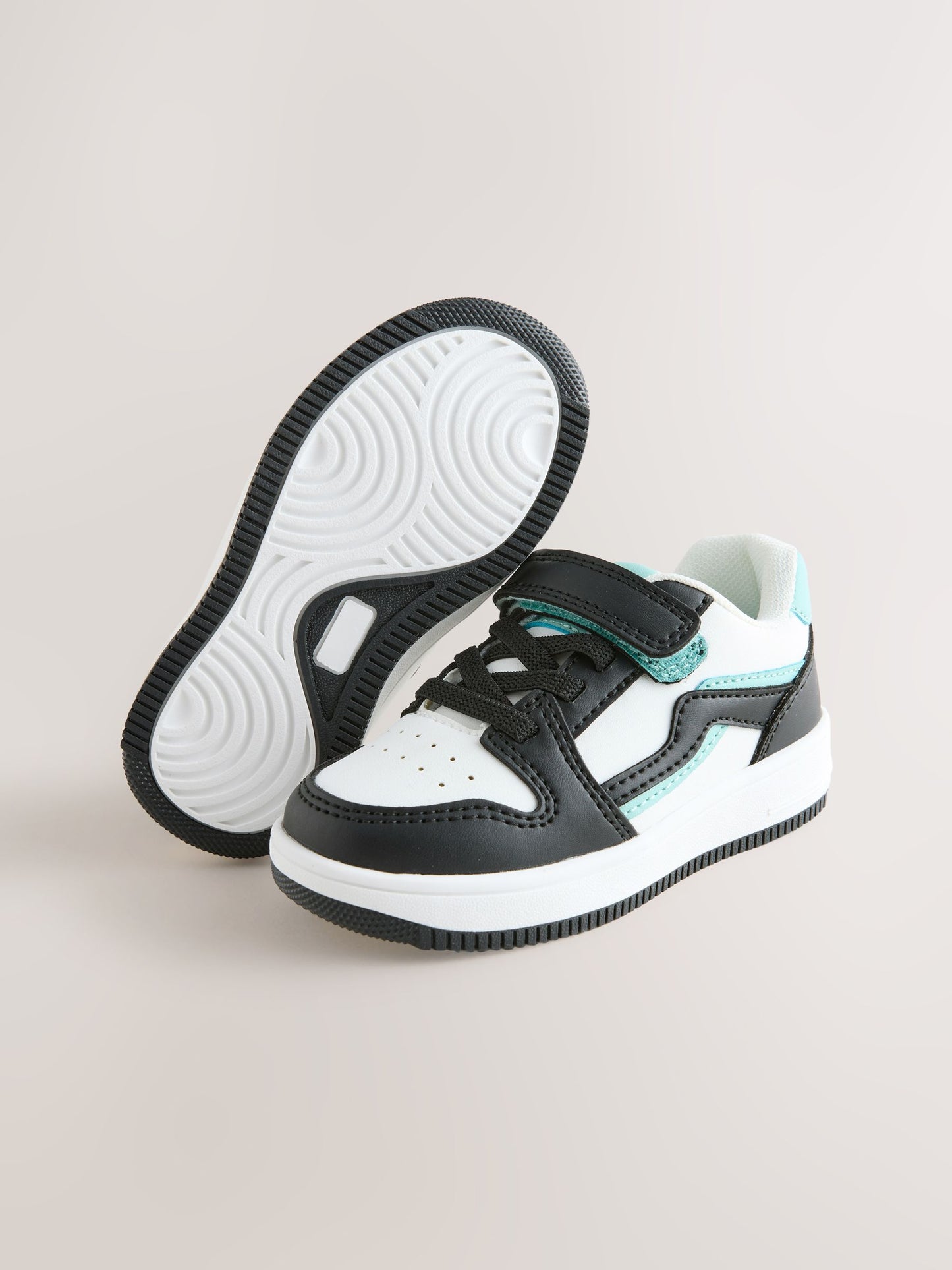 Black/White Touch Fastening Elastic Lace Trainers image 3