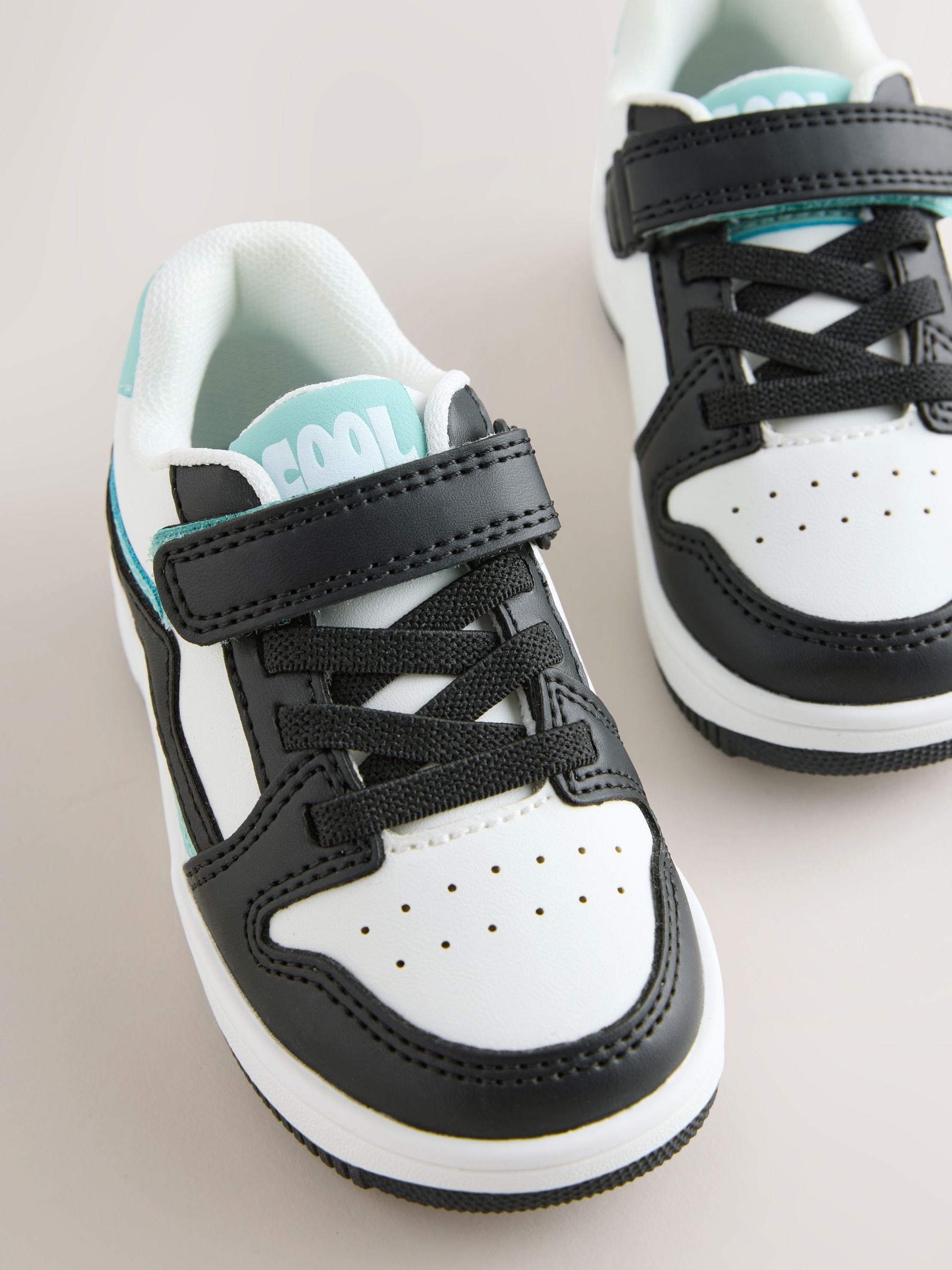 Black/White Touch Fastening Elastic Lace Trainers image 6