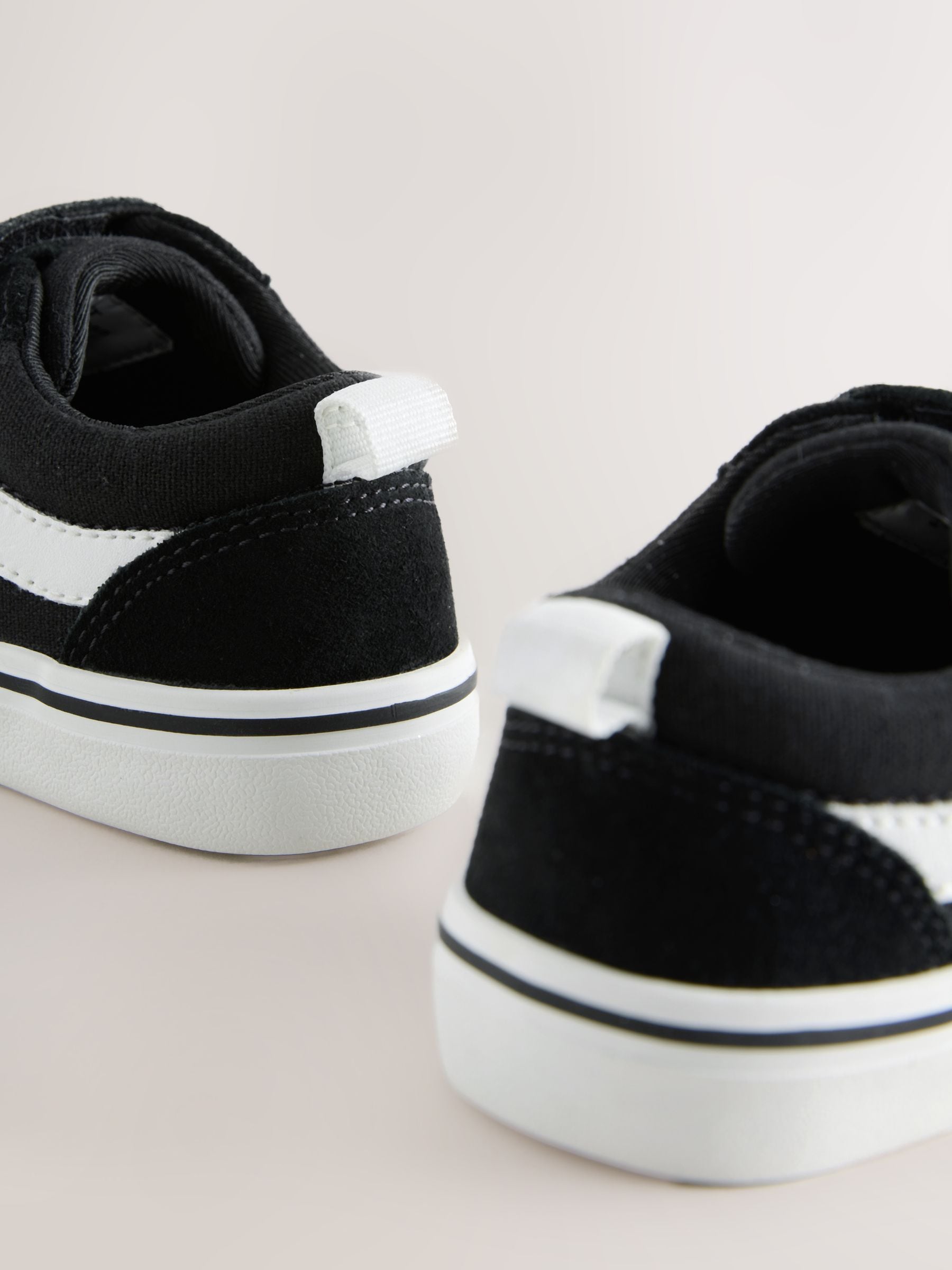 Black/White Wide Fit (G) Touch Fastening Trainers image 5