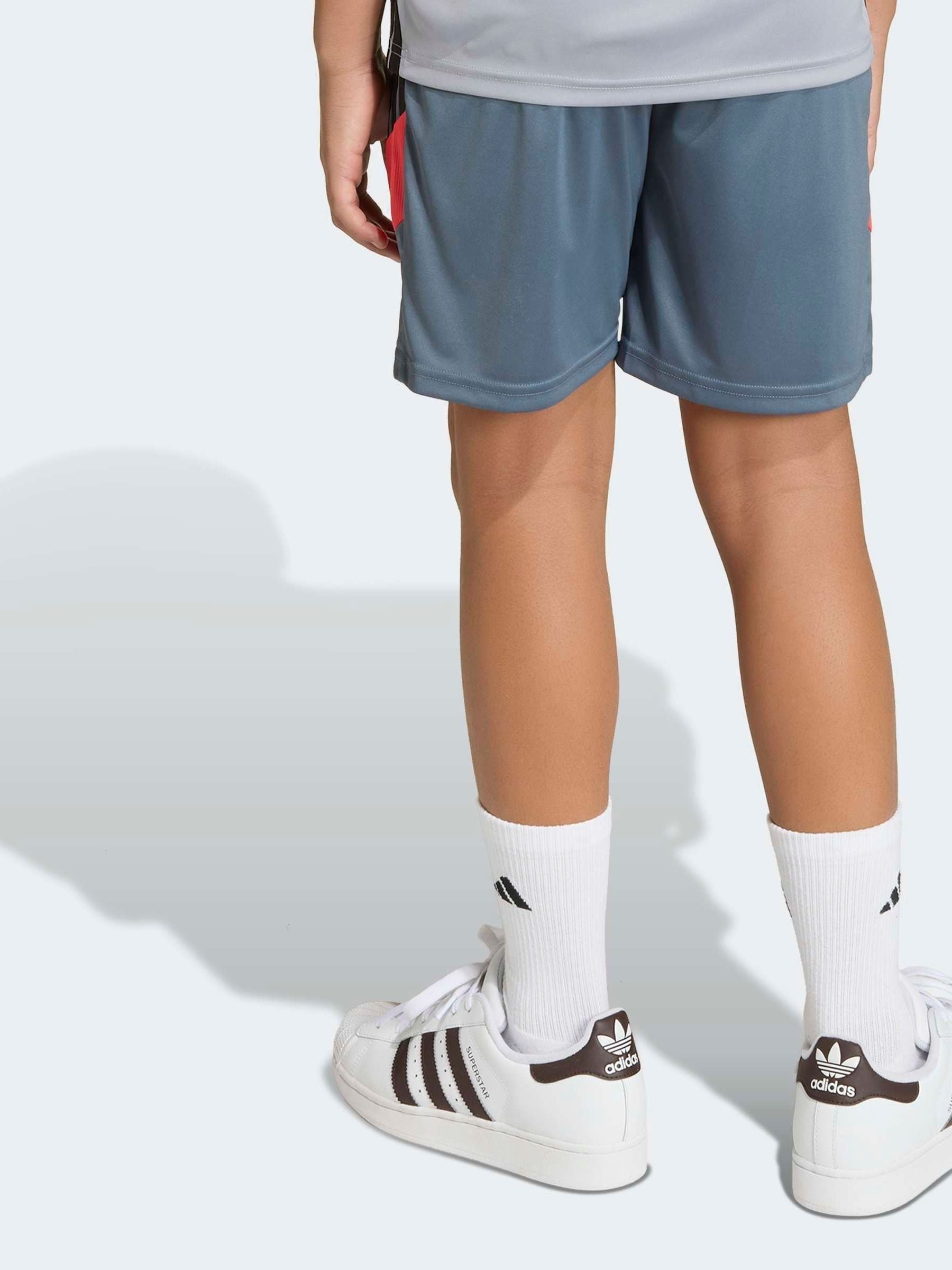 Dsiney Kidz - adidas Grey Tiro 26 Essentials Training Shorts image 3