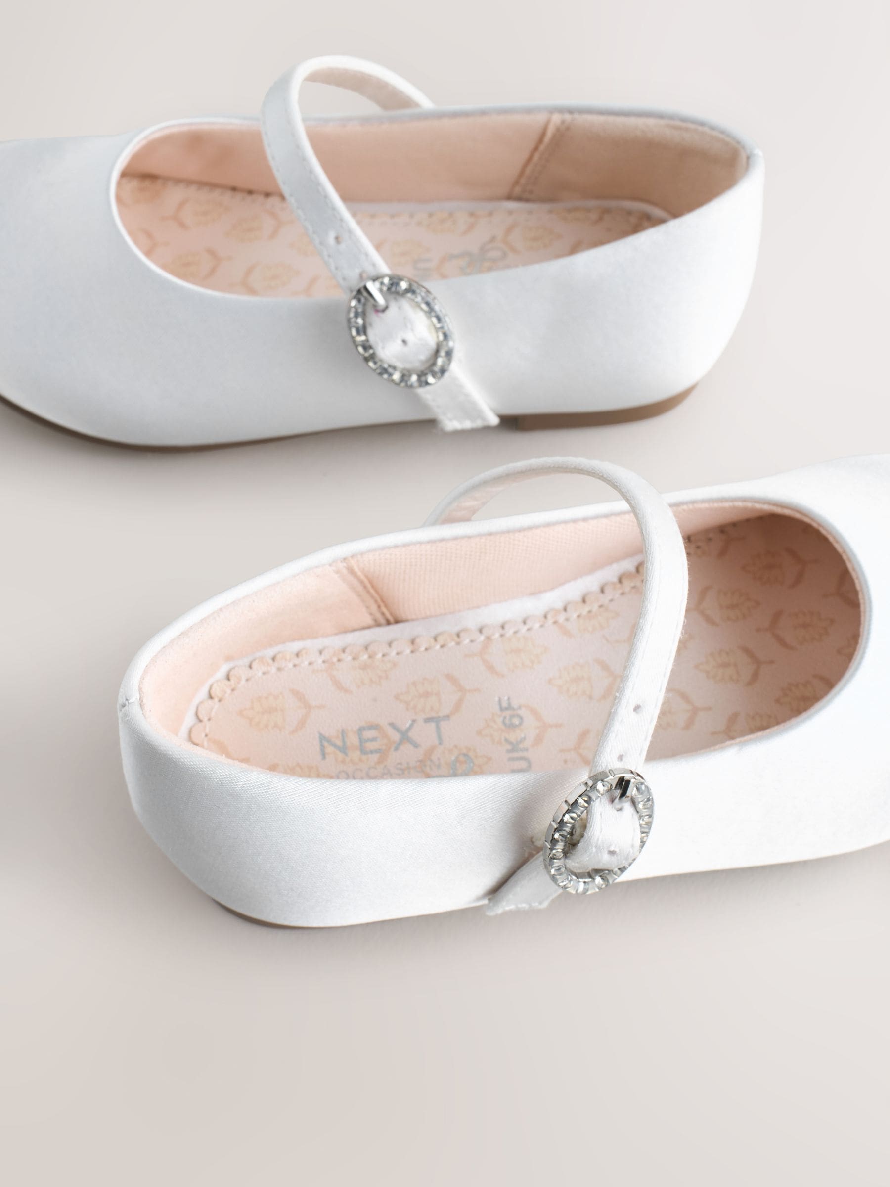 White Wide Fit (G) Flower Girl Occasion Mary Jane Shoes image 3