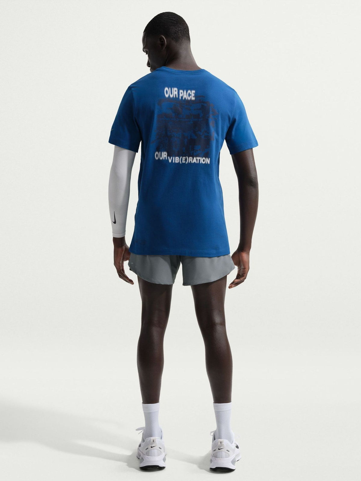 Dsiney Kidz - Nike Smoke Grey Dri-FIT Stride 7 Inch Briefs Lined Running Shorts image 2
