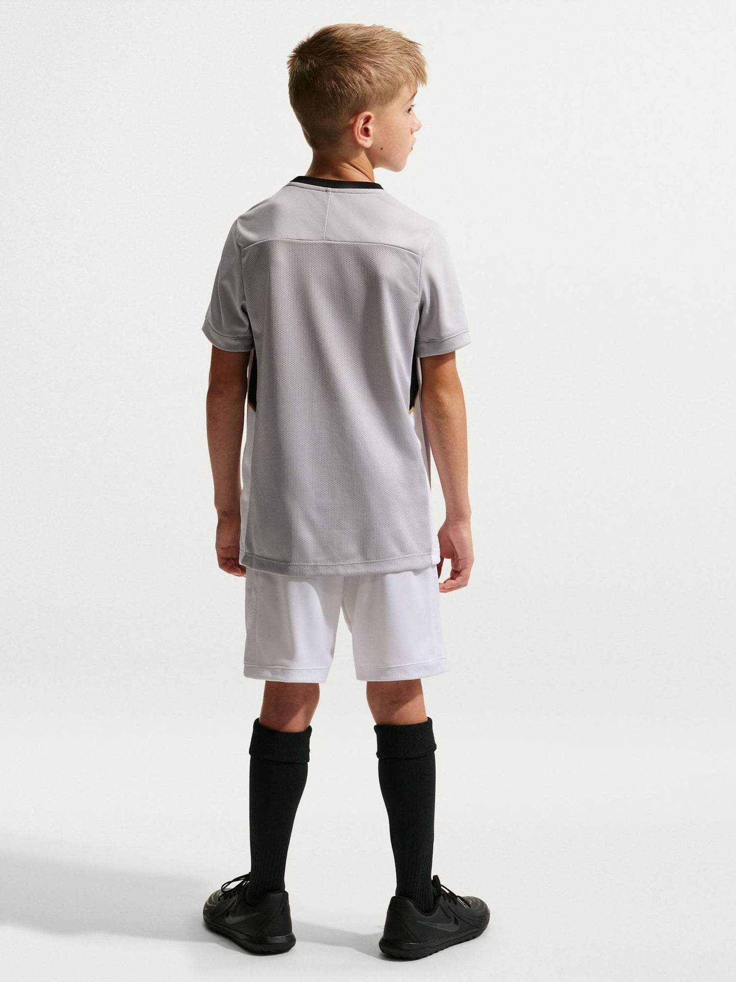 Dsiney Kidz - Nike White Academy Shorts image 2
