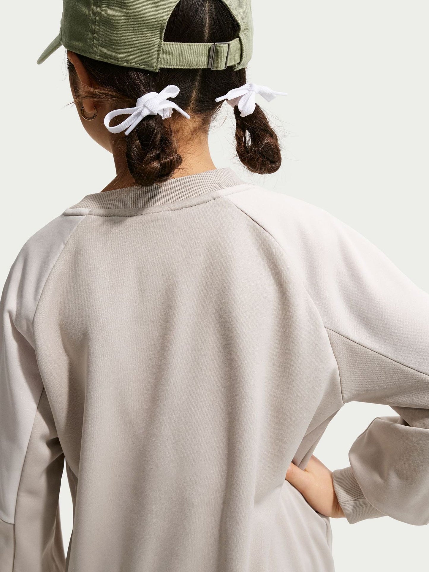 Dsiney Kidz - Nike Neutral Crew and Shorts Tracksuit image 4