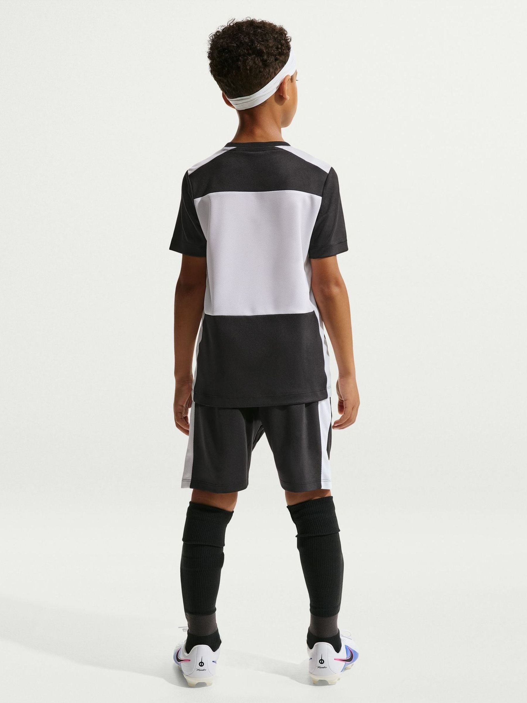 Dsiney Kidz - Nike Black & White Short Sleeve Top image 2