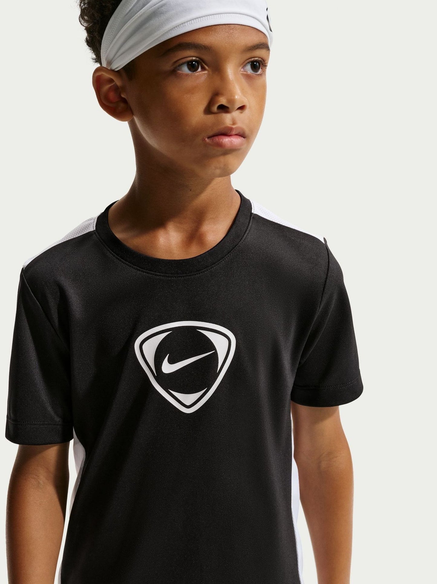 Dsiney Kidz - Nike Black & White Short Sleeve Top image 3