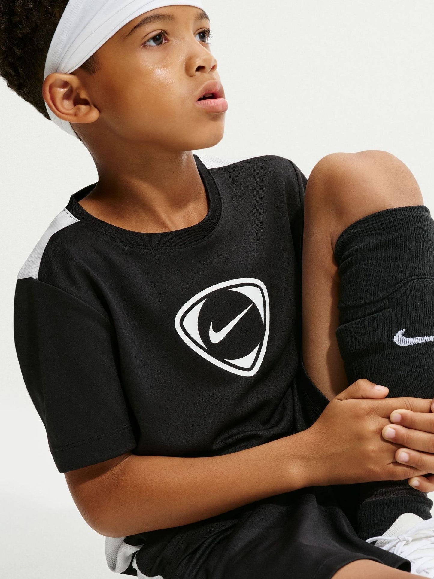 Dsiney Kidz - Nike Black & White Short Sleeve Top image 4