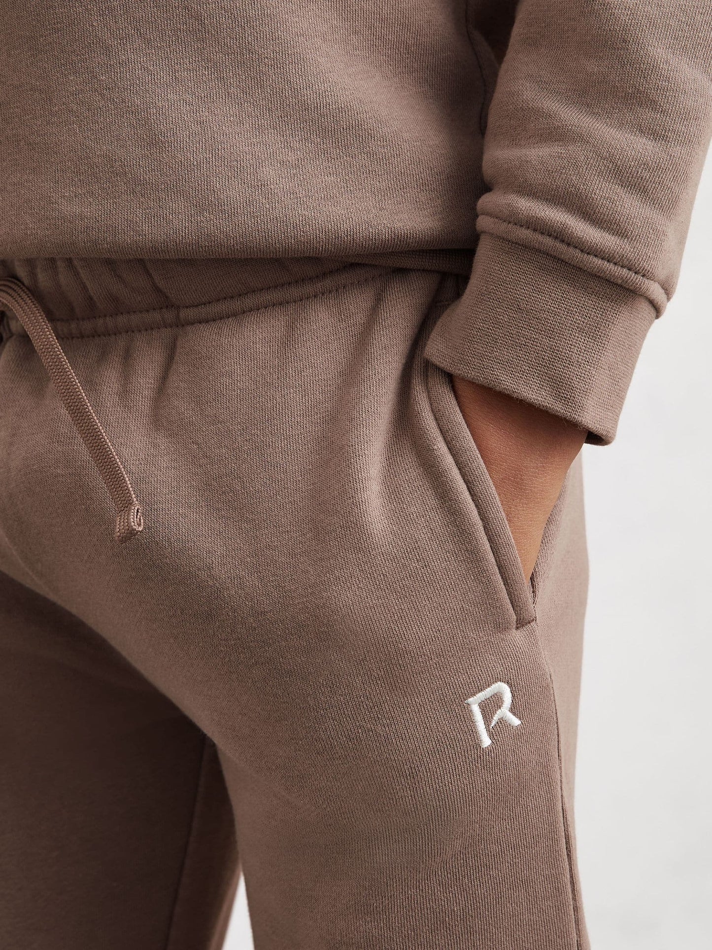 Reiss Taupe Avery 3-9 yrs Logo Sweatshirt and Joggers Set Cotton-Blend image 4