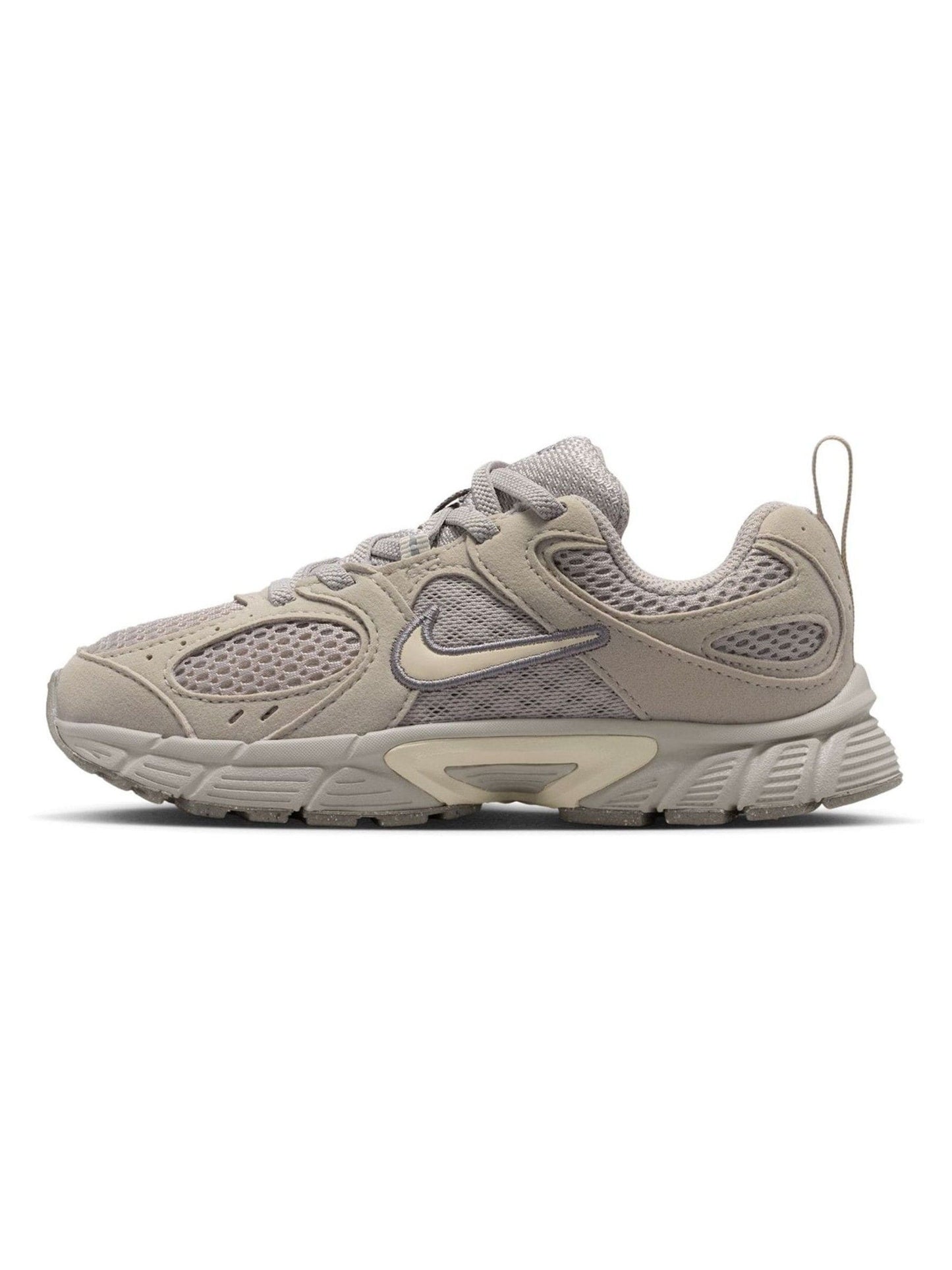 Nike Brown Junior V5 Runner Trainers image 2