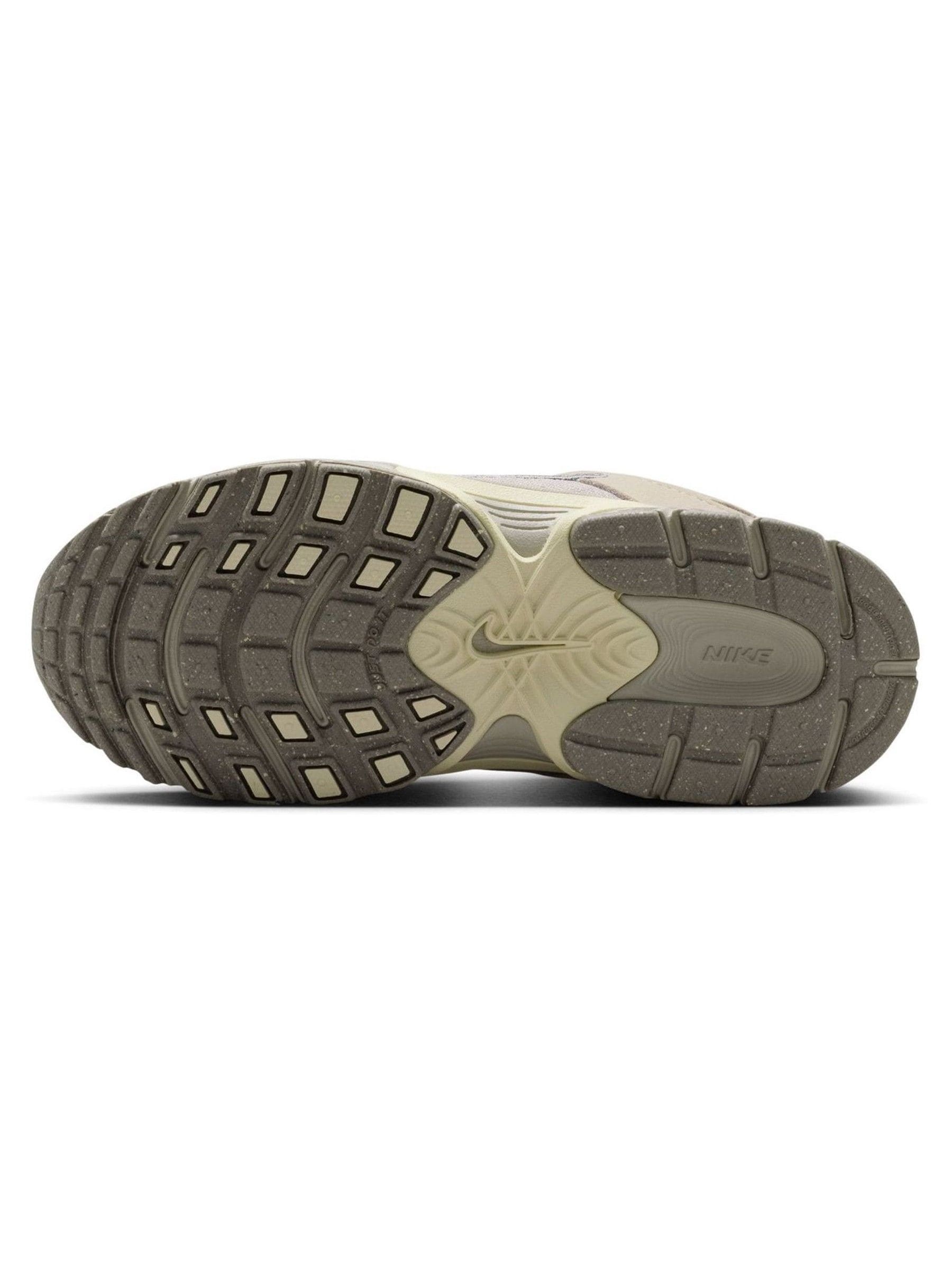 Nike Brown Junior V5 Runner Trainers image 8