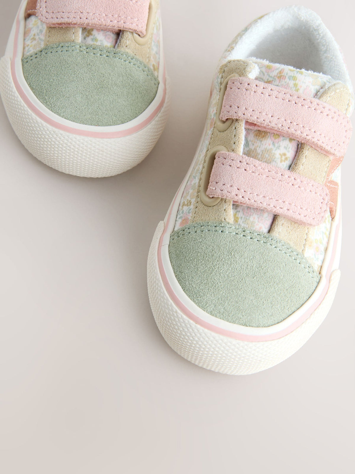 Dsiney Kidz - Sage Green Floral Standard Fit (F) Touch Fastening Trainers image 4