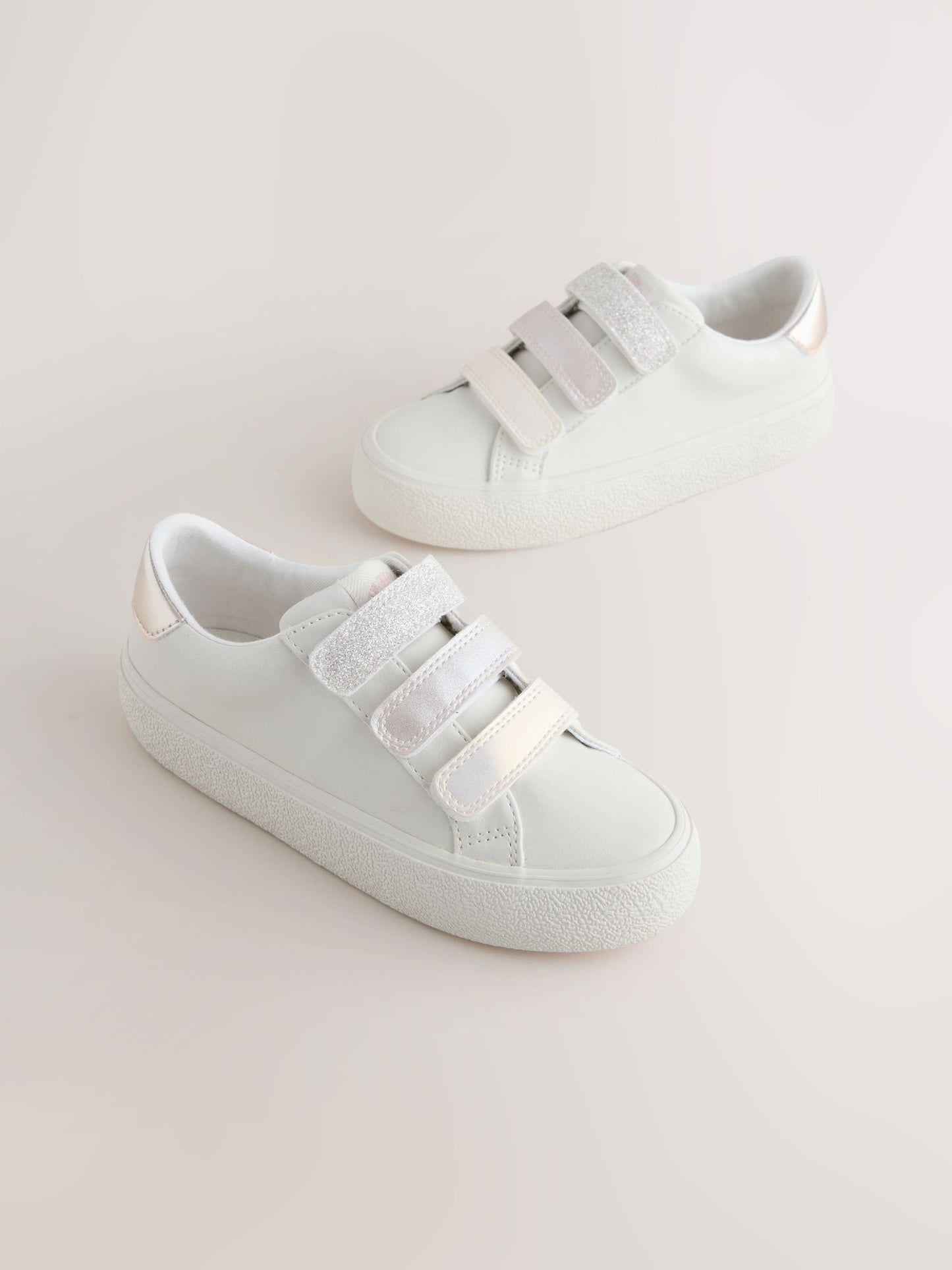 White Touch Fastening Wide Fit (G) Low Top Trainers image 1