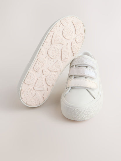 White Touch Fastening Wide Fit (G) Low Top Trainers image 4