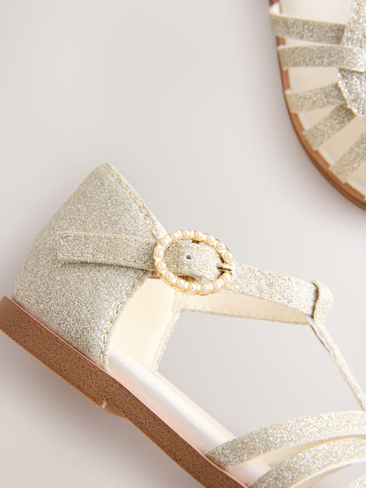 Dsiney Kidz - Gold Glitter Standard Fit (F) Fisherman Heart Occasion Sandals image 7