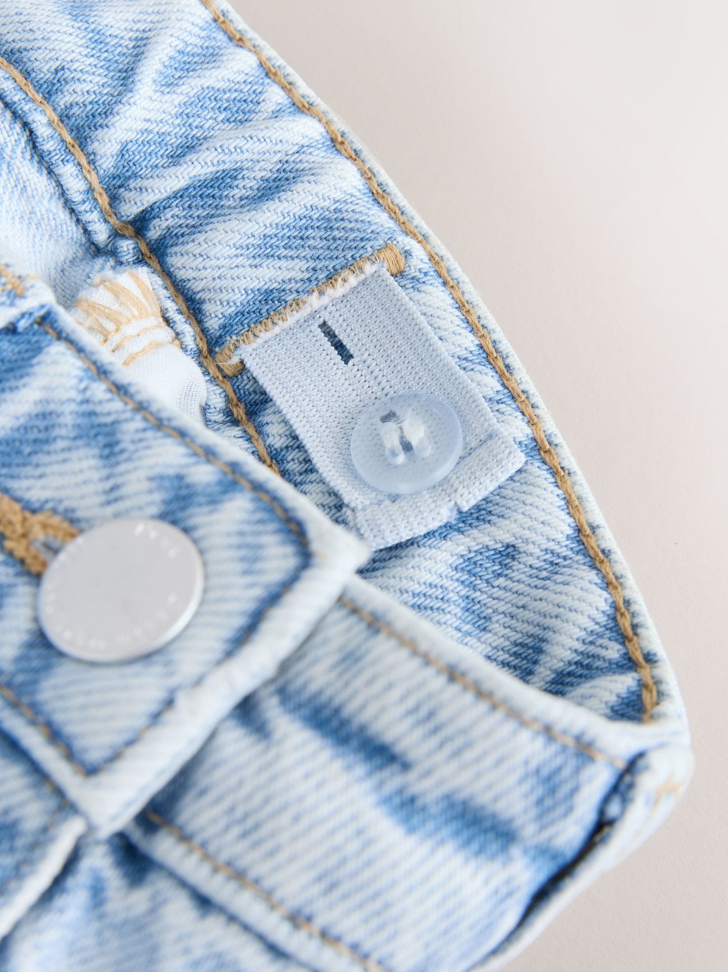 Dsiney Kidz - Denim Light Wash Barrel Jeans (3-16yrs) image 4