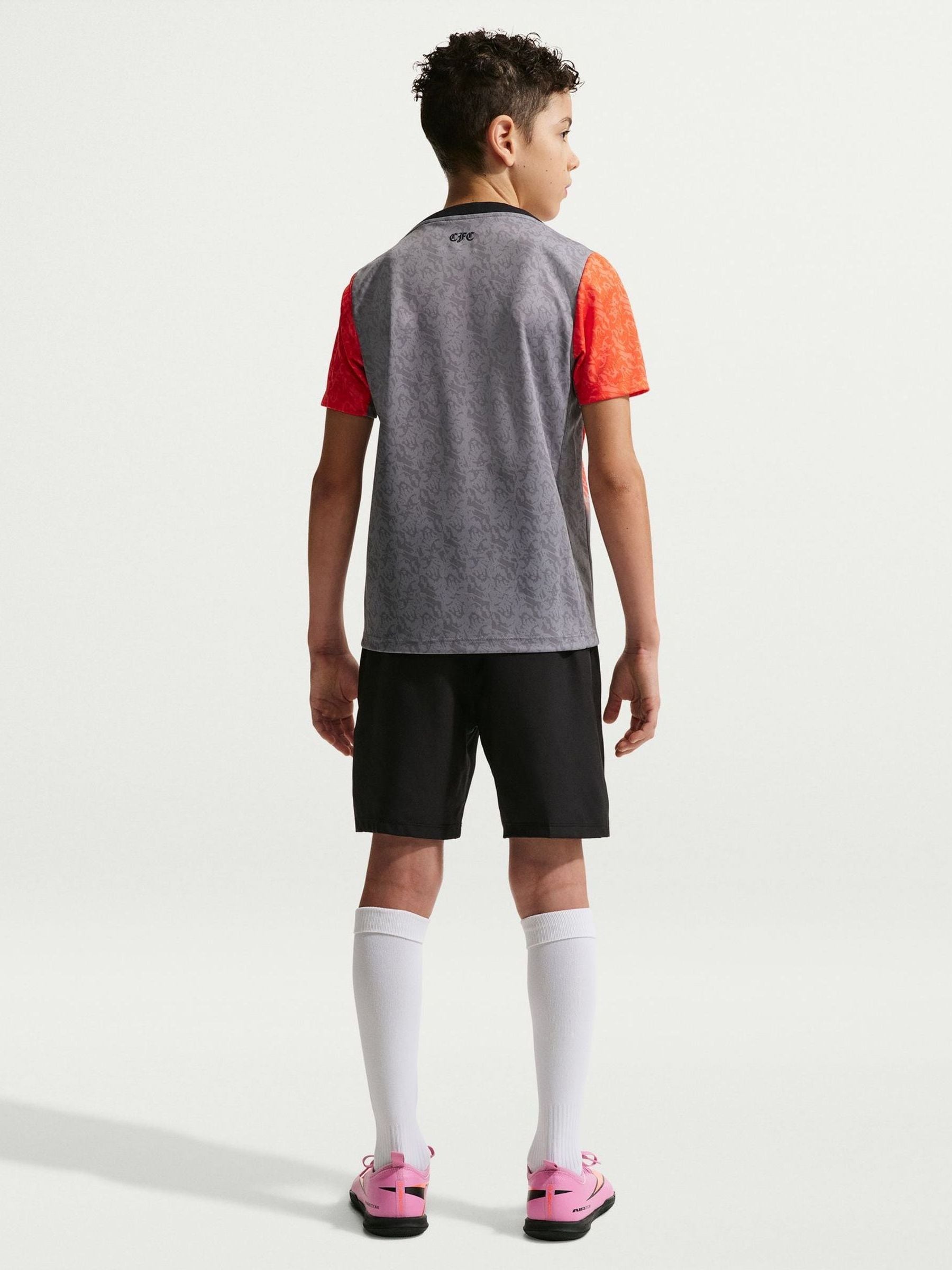 Dsiney Kidz - Nike Grey Chelsea FC 2025/26 Pre Match Football Shirt image 2