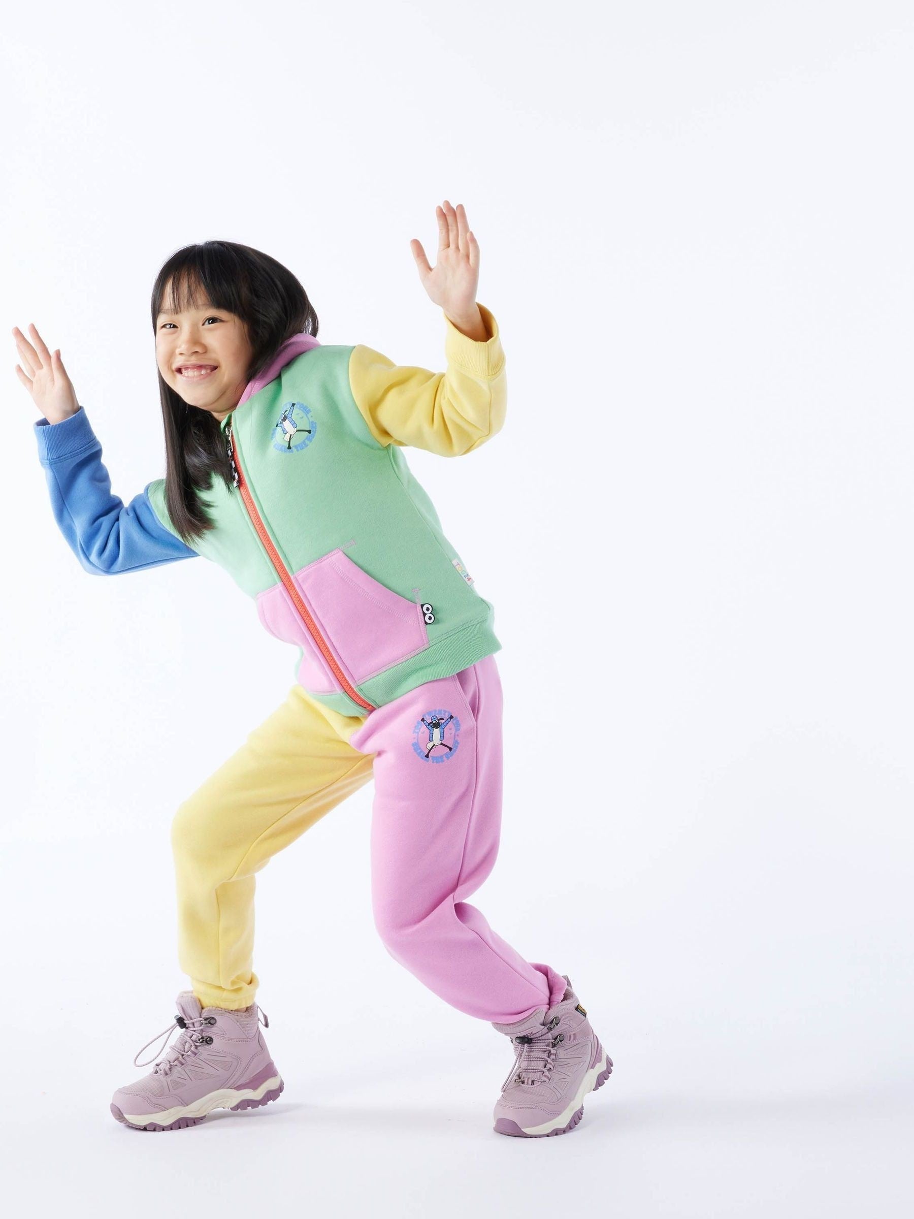 Tog 24 Pink Kids Valais Shaun The Sheep Print Joggers image 4