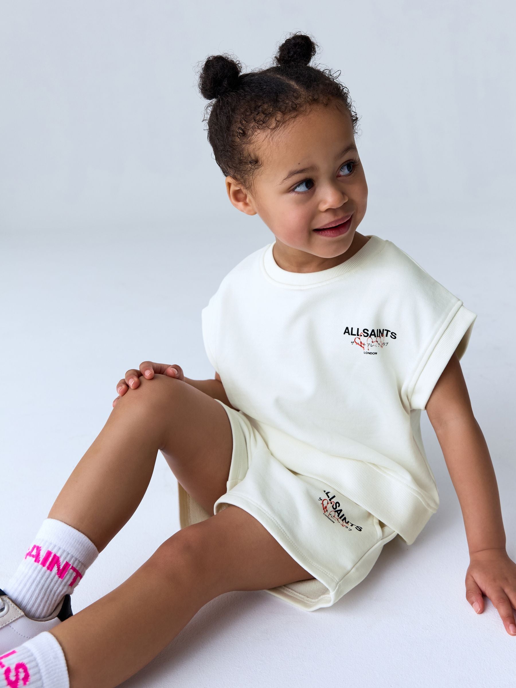 smALLSAINTS White Amore Underground Short Sleeve Sweatshirt and Shorts Younger Set image 2