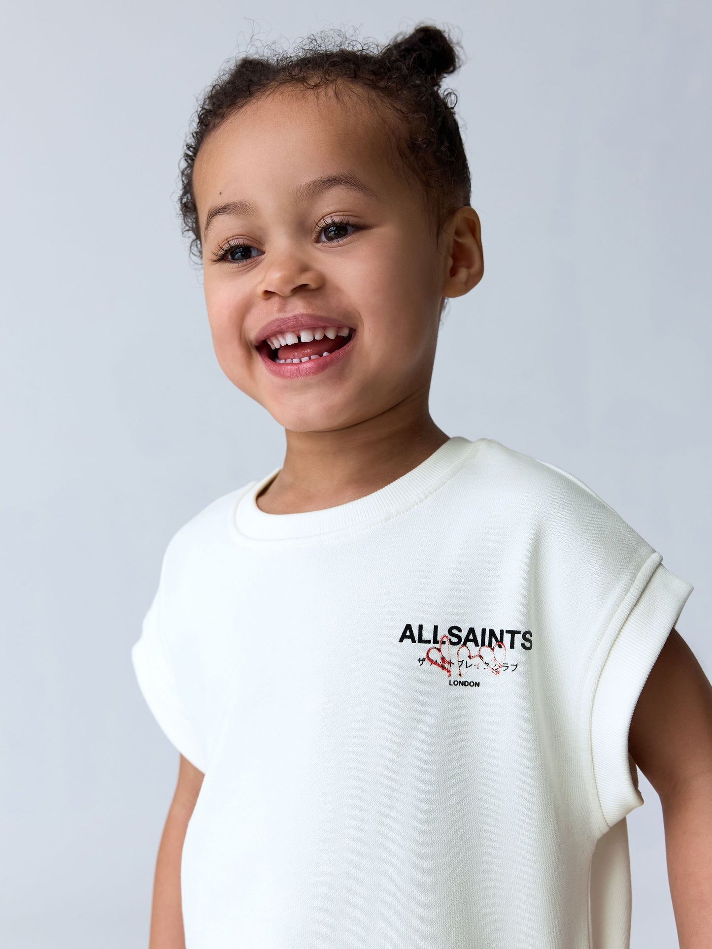 smALLSAINTS White Amore Underground Short Sleeve Sweatshirt and Shorts Younger Set image 4