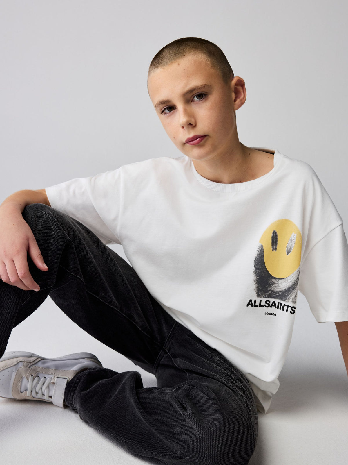 Dsiney Kidz - smALLSAINTS White/Party Wave Oversized Graphic Crew Neck T-Shirt image 3