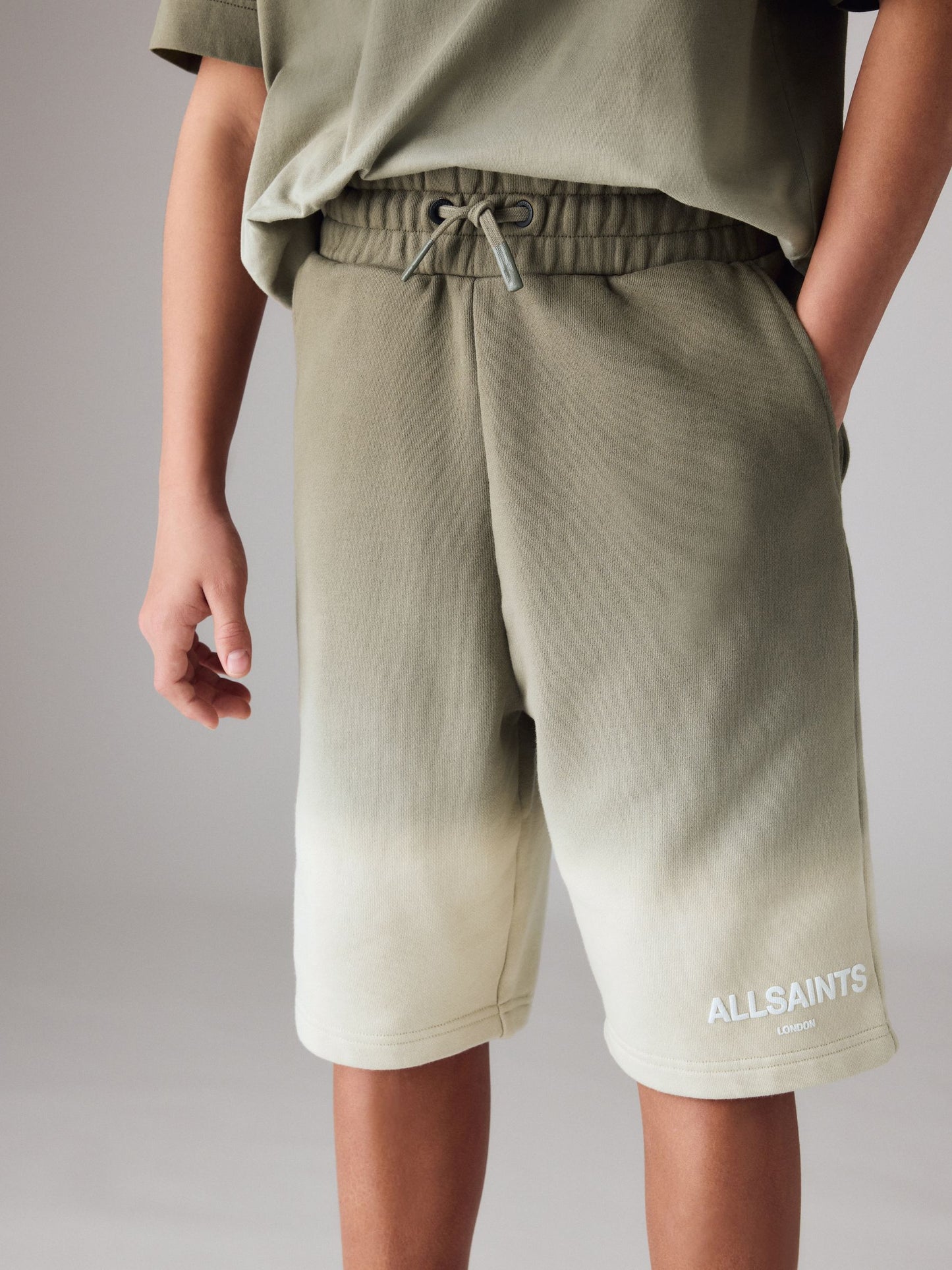 Dsiney Kidz - smALLSAINTS Khaki Green Ombre Logo T-Shirt and Sweat Shorts Set image 4