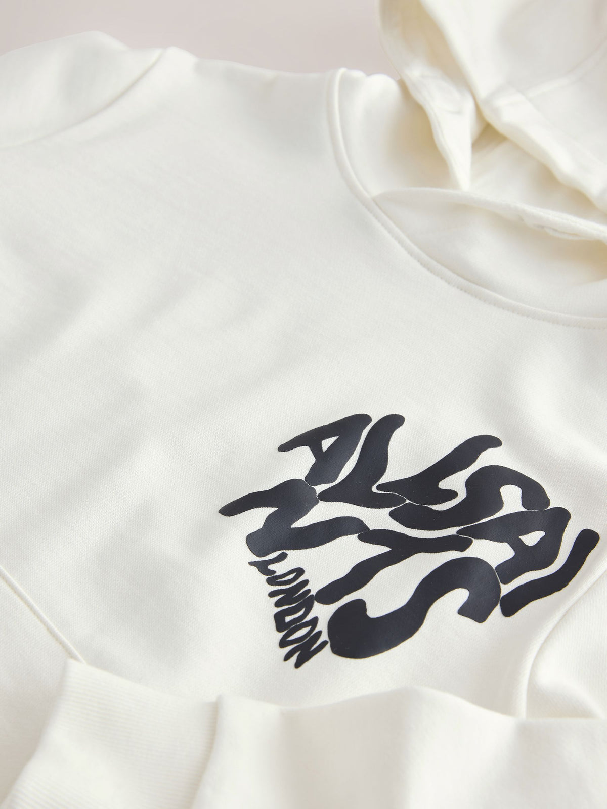Dsiney Kidz - smALLSAINTS White Oversized Orlando Pullover Hoodie image 9