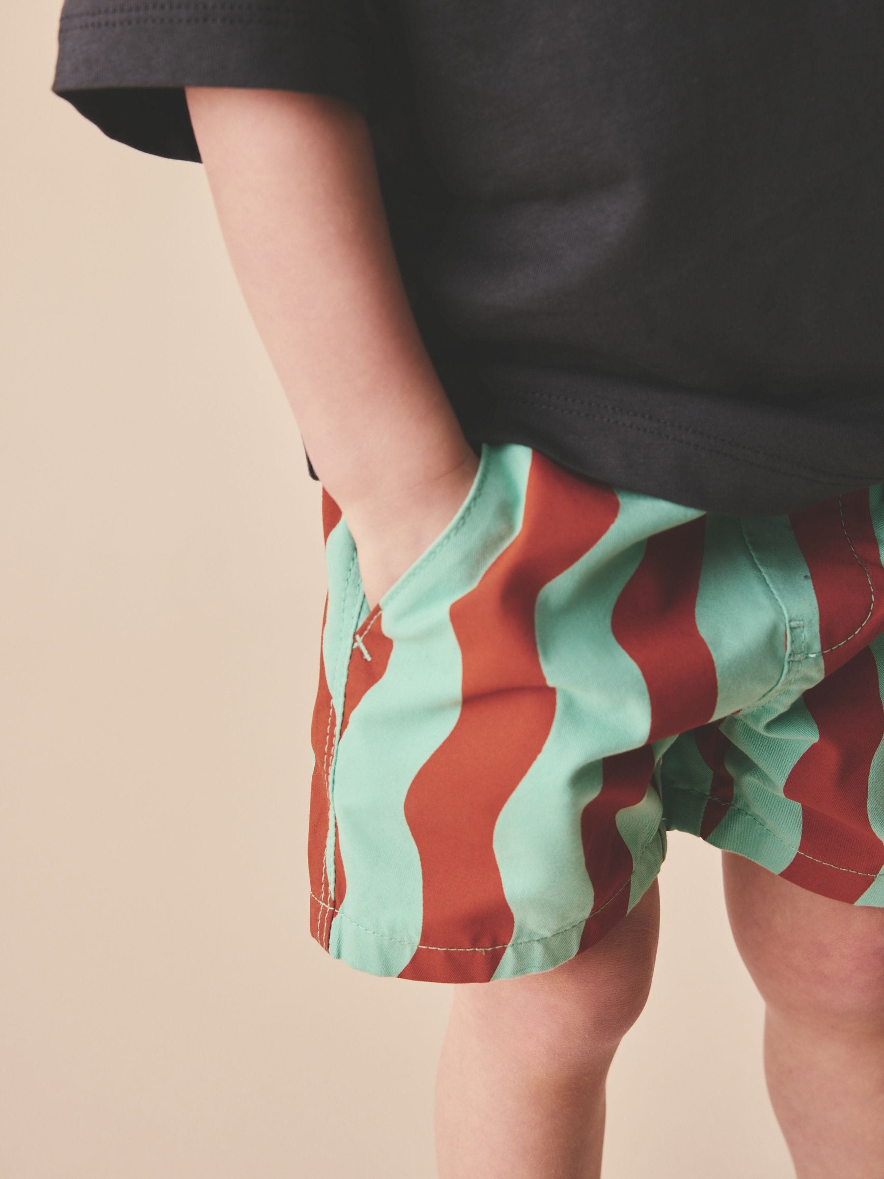 Red/Green Wavy Stripe Pull On Shorts (3mths-7yrs) image 3