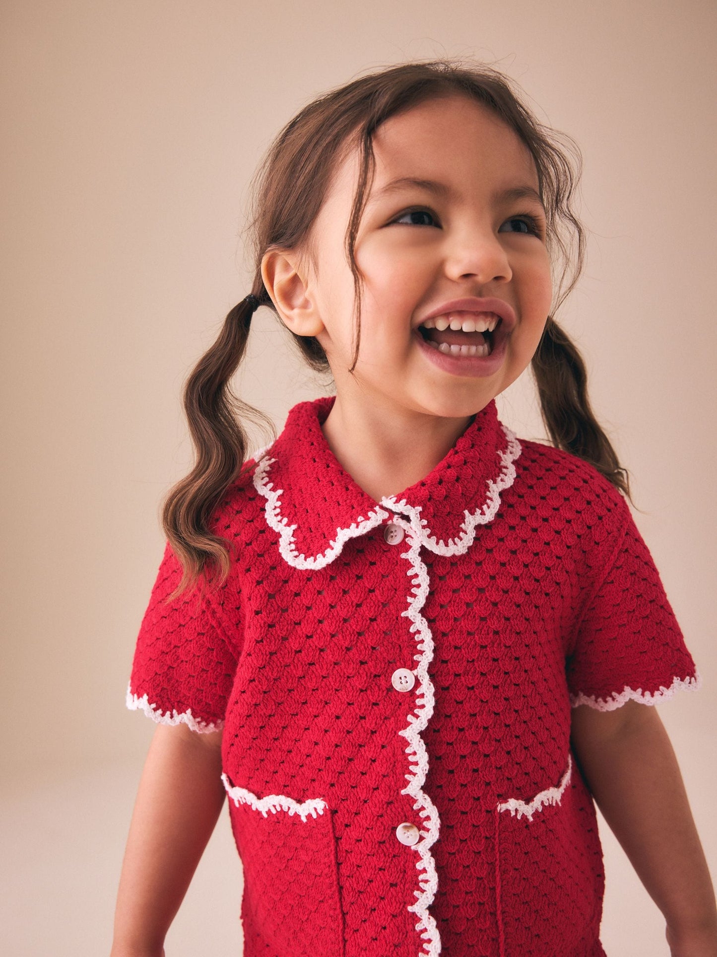 Red Scallop Edge Crochet Set (3mths-7yrs) image 3
