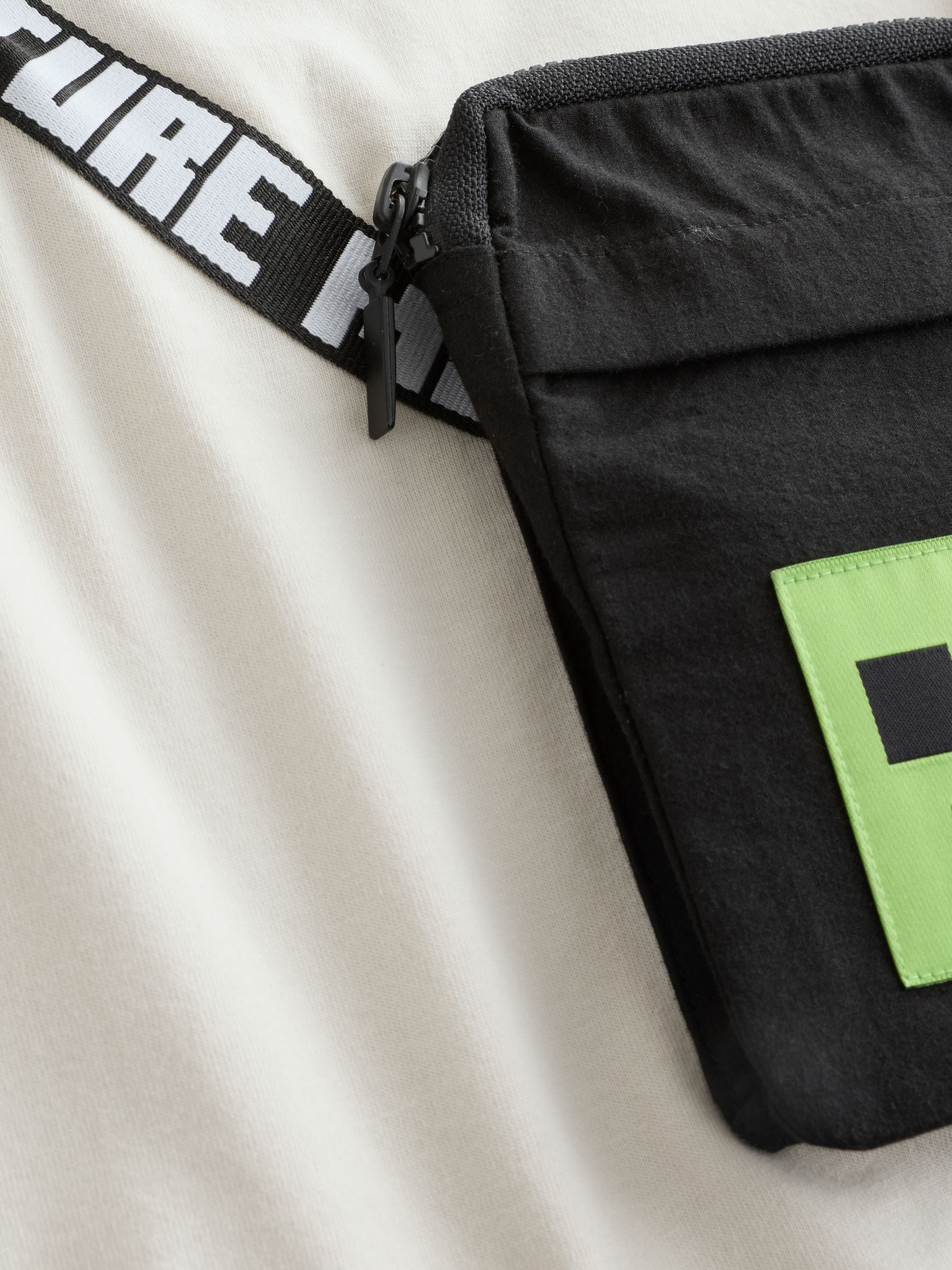 Dsiney Kidz - Stone Minecraft Bag T-Shirt (3-16yrs) image 7