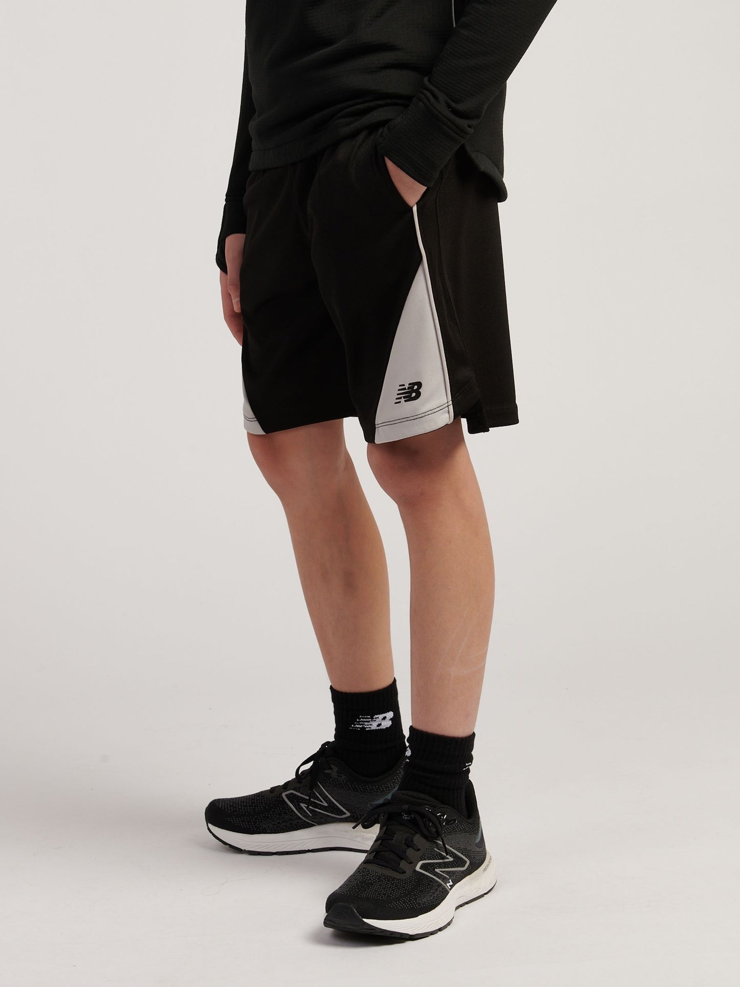 Dsiney Kidz - New Balance Black Panelled Football Shorts image 2