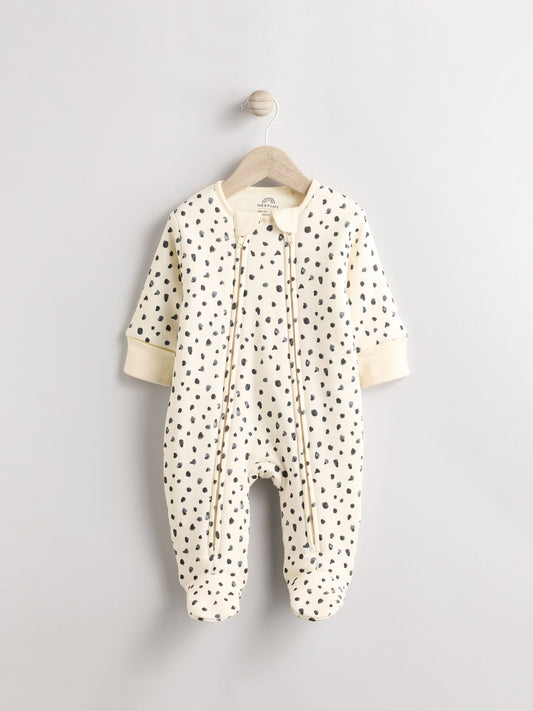 Mono Spot 2.5 TOG Wadded Baby Sleepsuit image 1