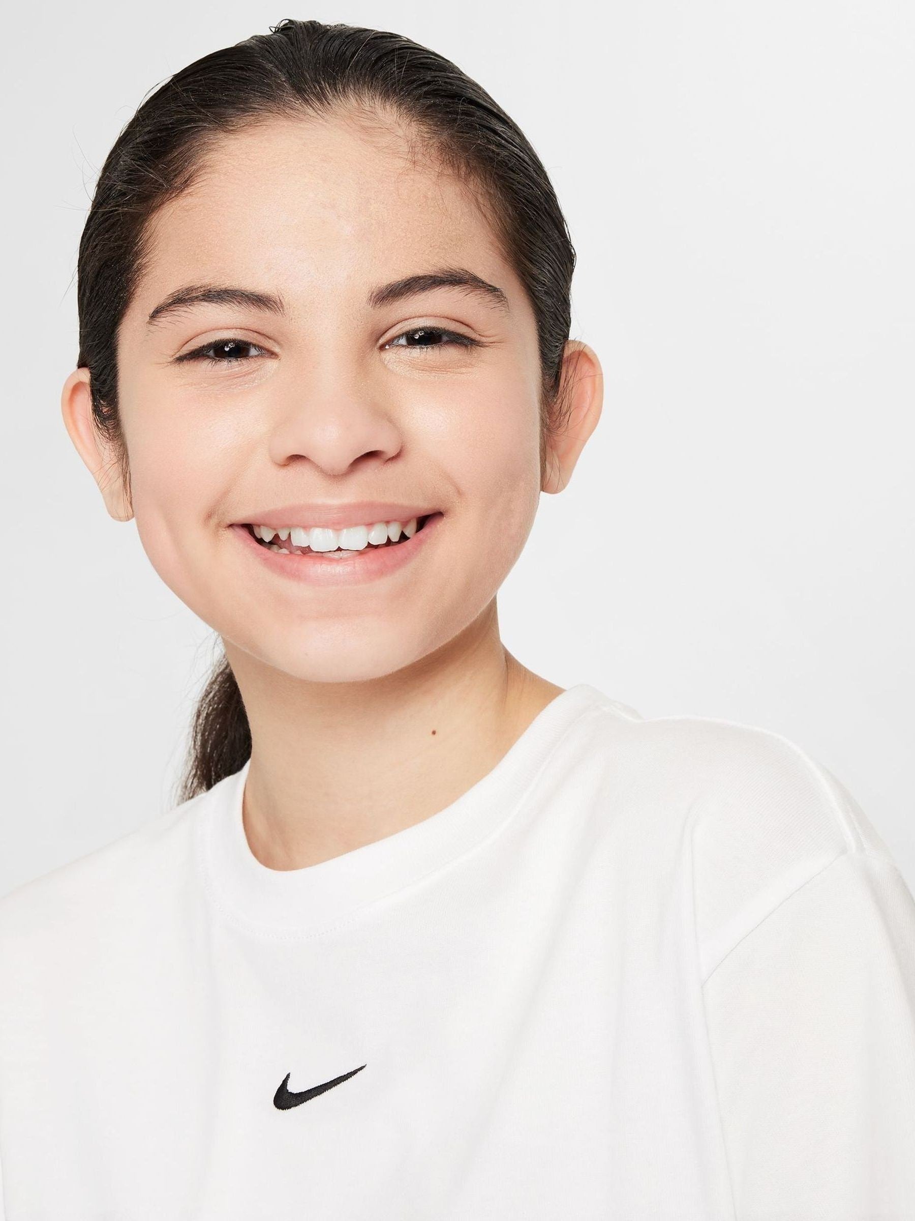 Dsiney Kidz - Nike White Sportswear Boxy T-Shirt image 2
