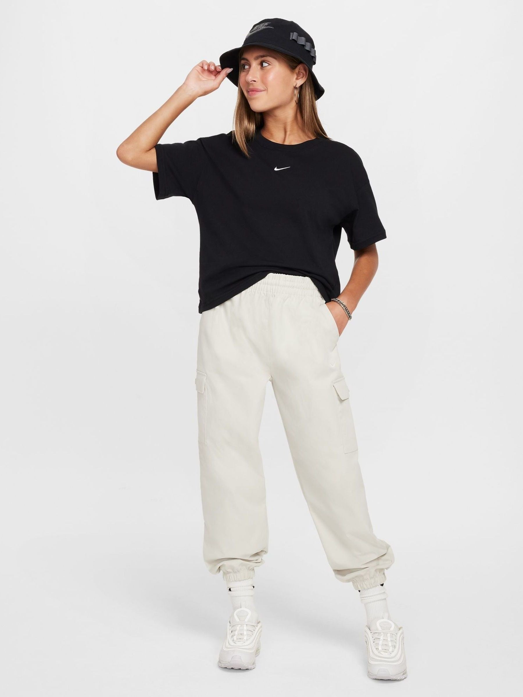 Dsiney Kidz - Nike Black Sportswear Boxy T-Shirt image 3